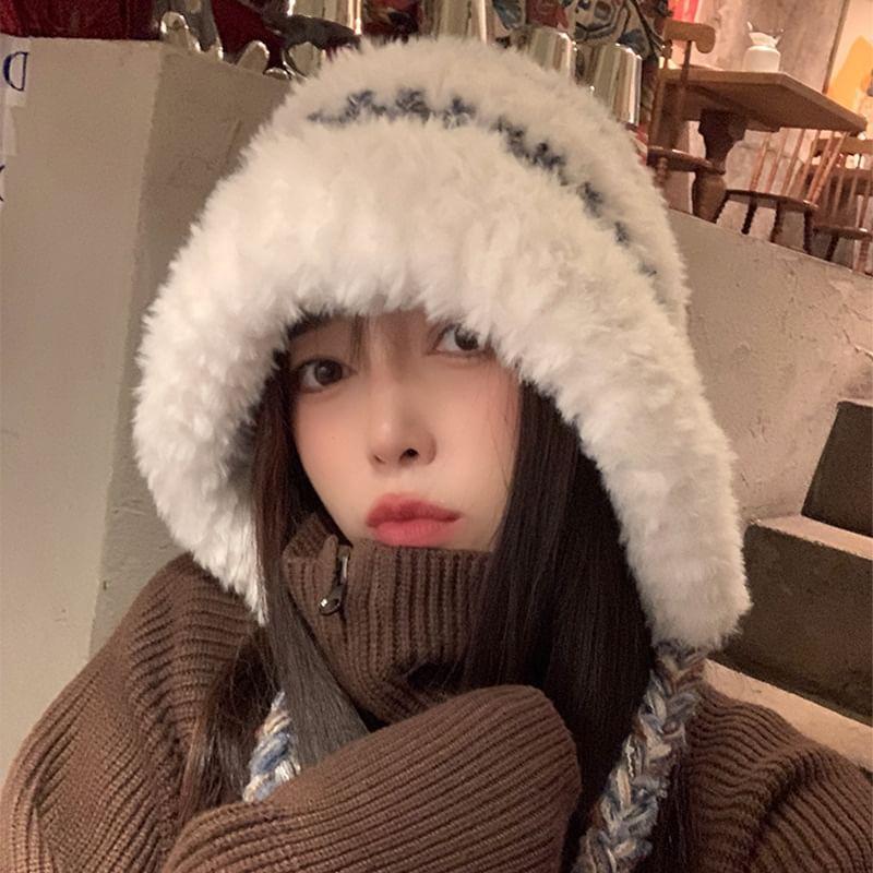 Melange Panel Fluffy Hat Product Image