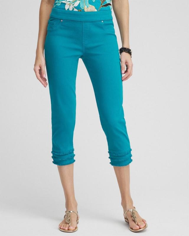 Women's Fray Hem Pull-On Cropped Capri Jeans Product Image