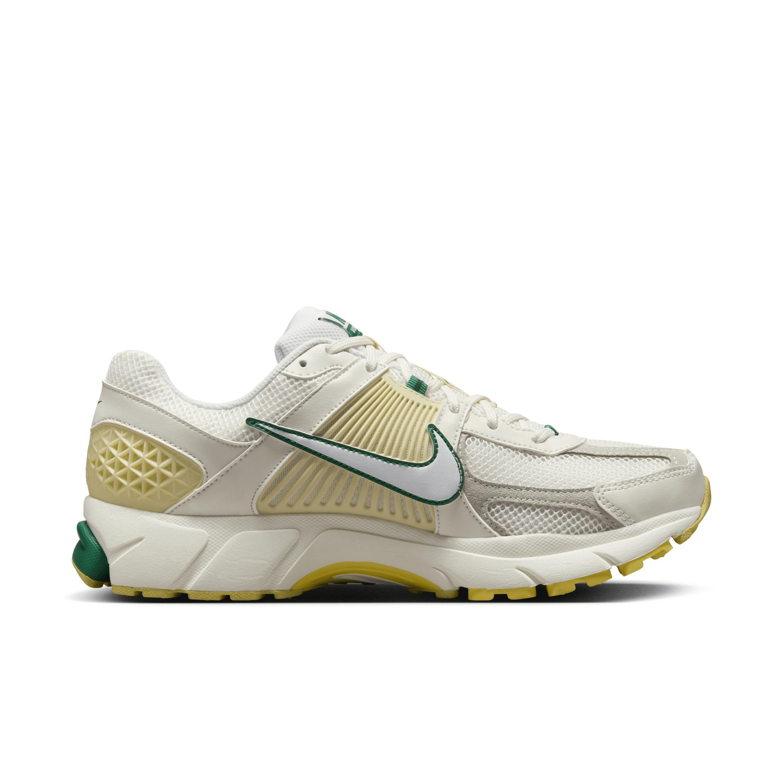 Nike Men's Zoom Vomero 5 Shoes Product Image