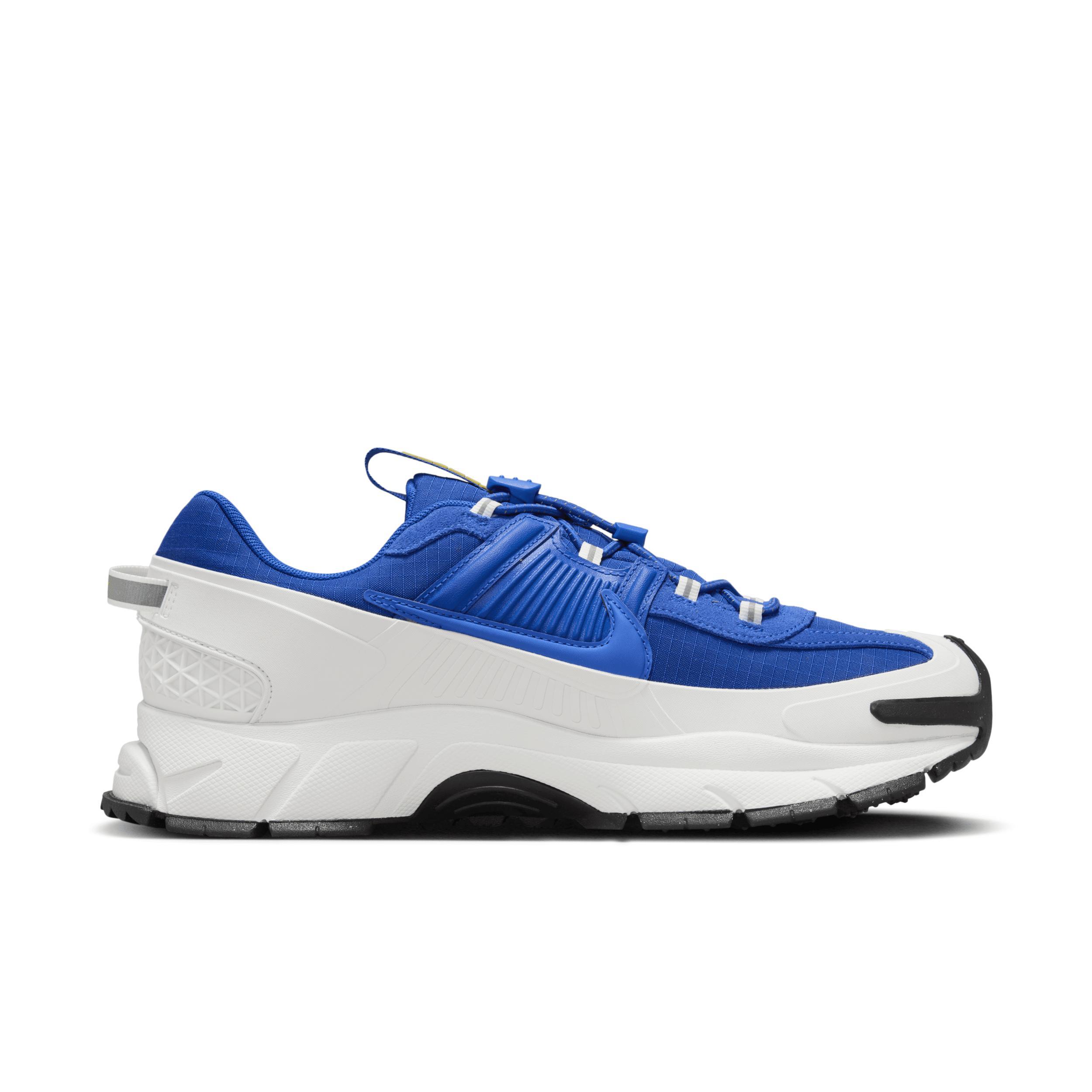 Nike Men's Zoom Vomero Roam Winterized Shoes Product Image