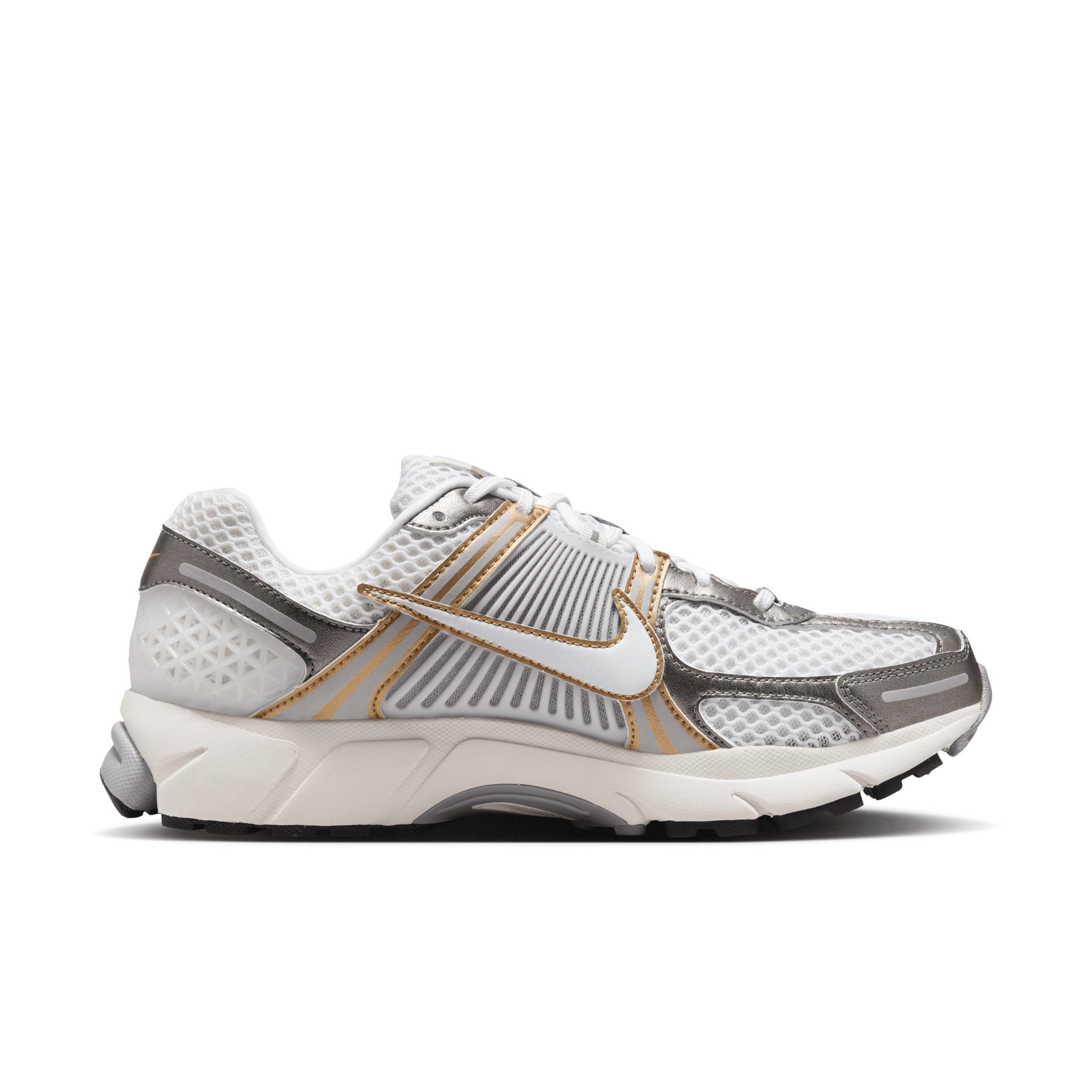 Nike Men's Zoom Vomero 5 Shoes Product Image