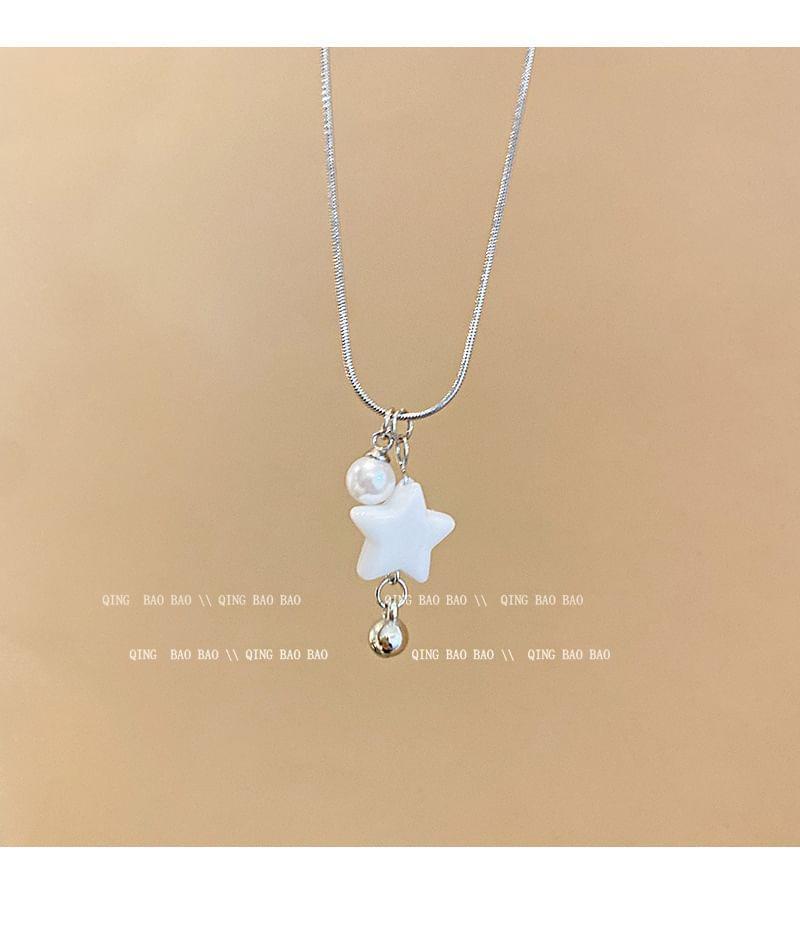 Star Necklace Product Image