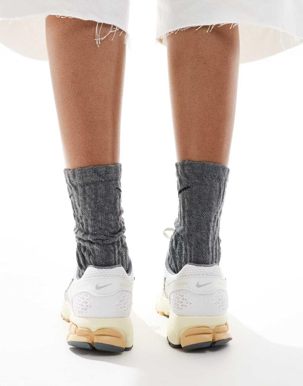 Nike Zoom Vomero 5 sneakers in off white Product Image