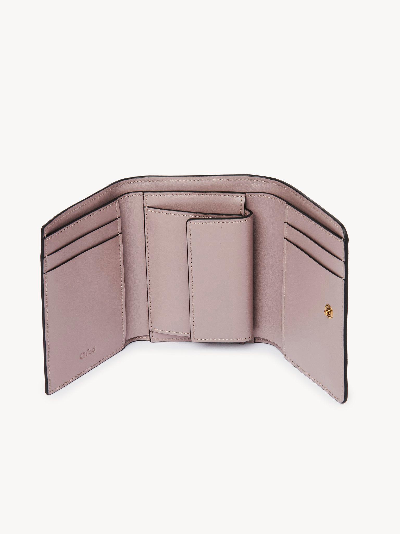 Small Chloé Iconic tri-fold with coin pocket in shiny leather Product Image