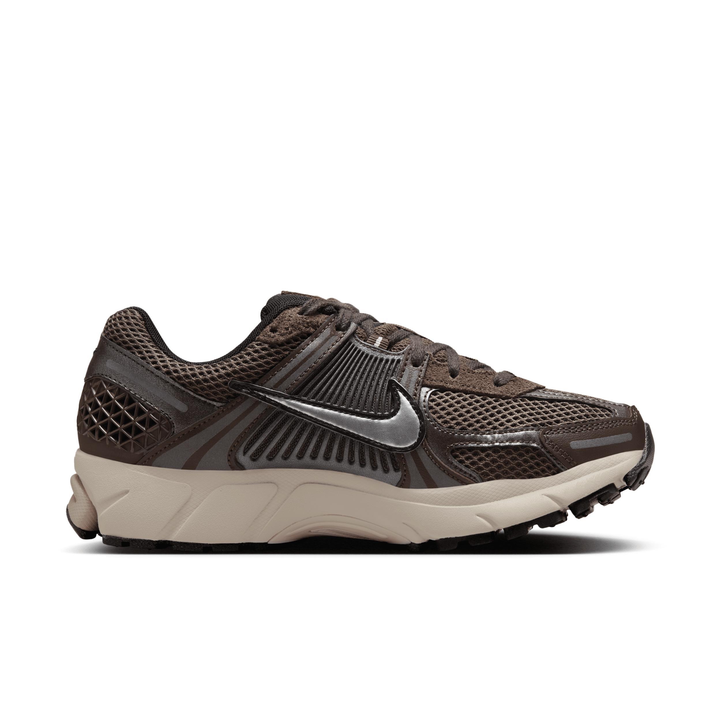 Nike Women's Zoom Vomero 5 Shoes Product Image