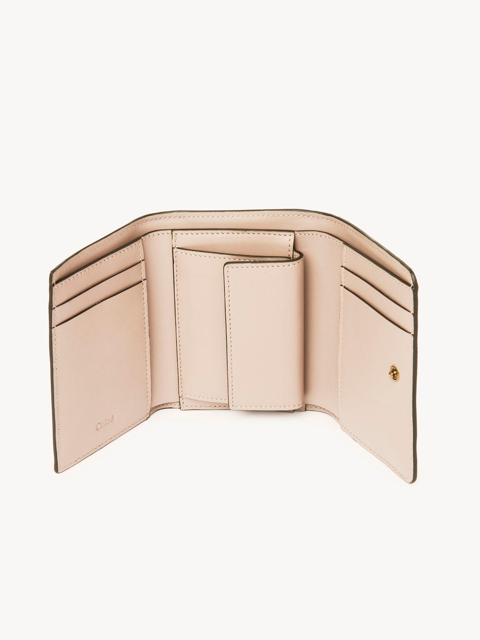 Small Chloé Iconic tri-fold with coin pocket in shiny leather Product Image