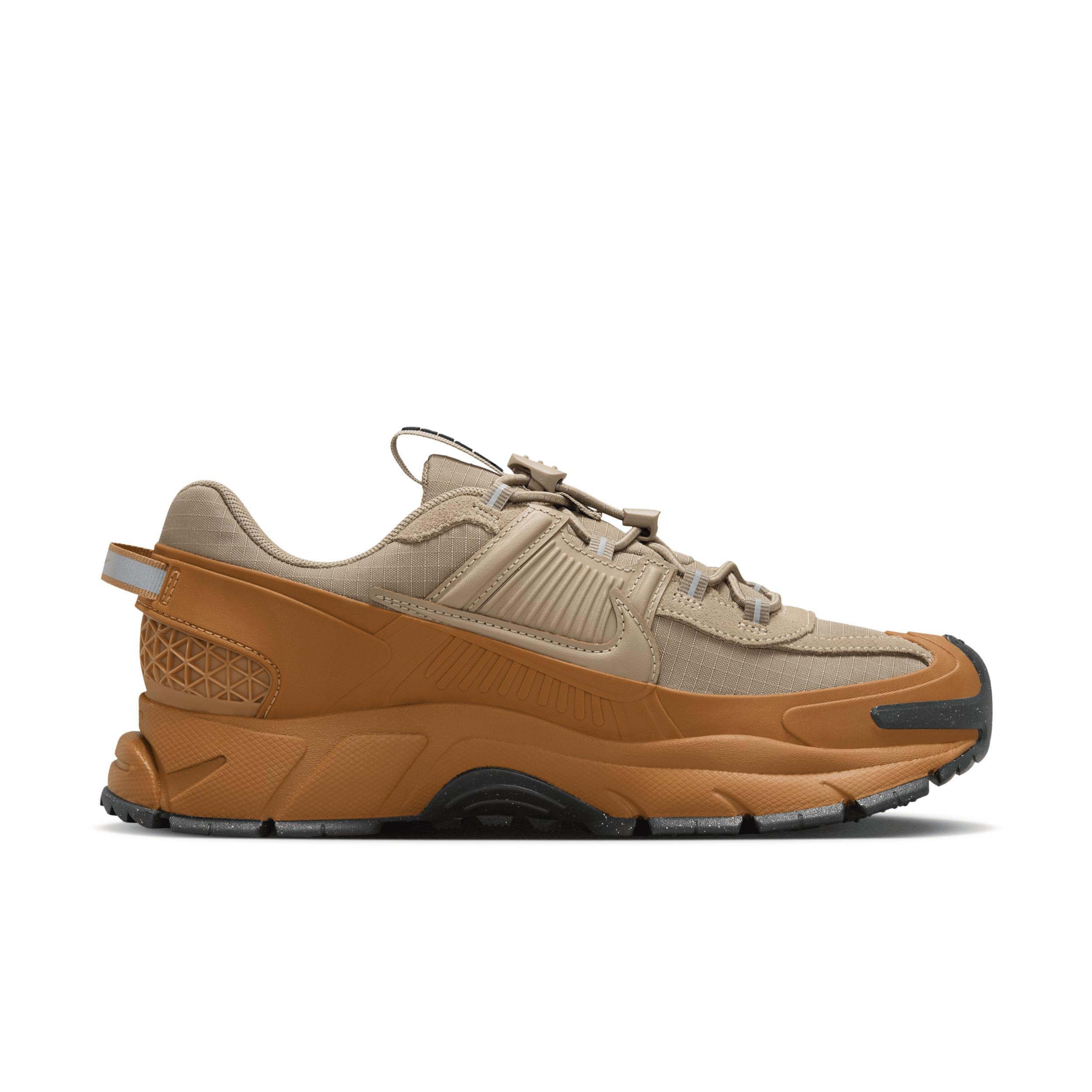 Nike Women's Zoom Vomero Roam Winterized Shoes Product Image