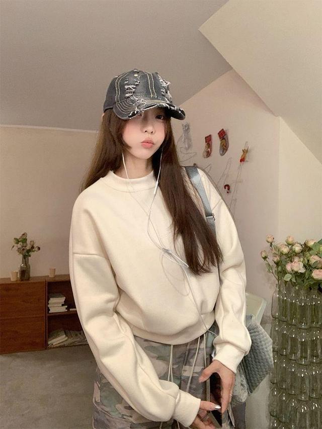 Round Neck Cropped Sweatshirt Product Image