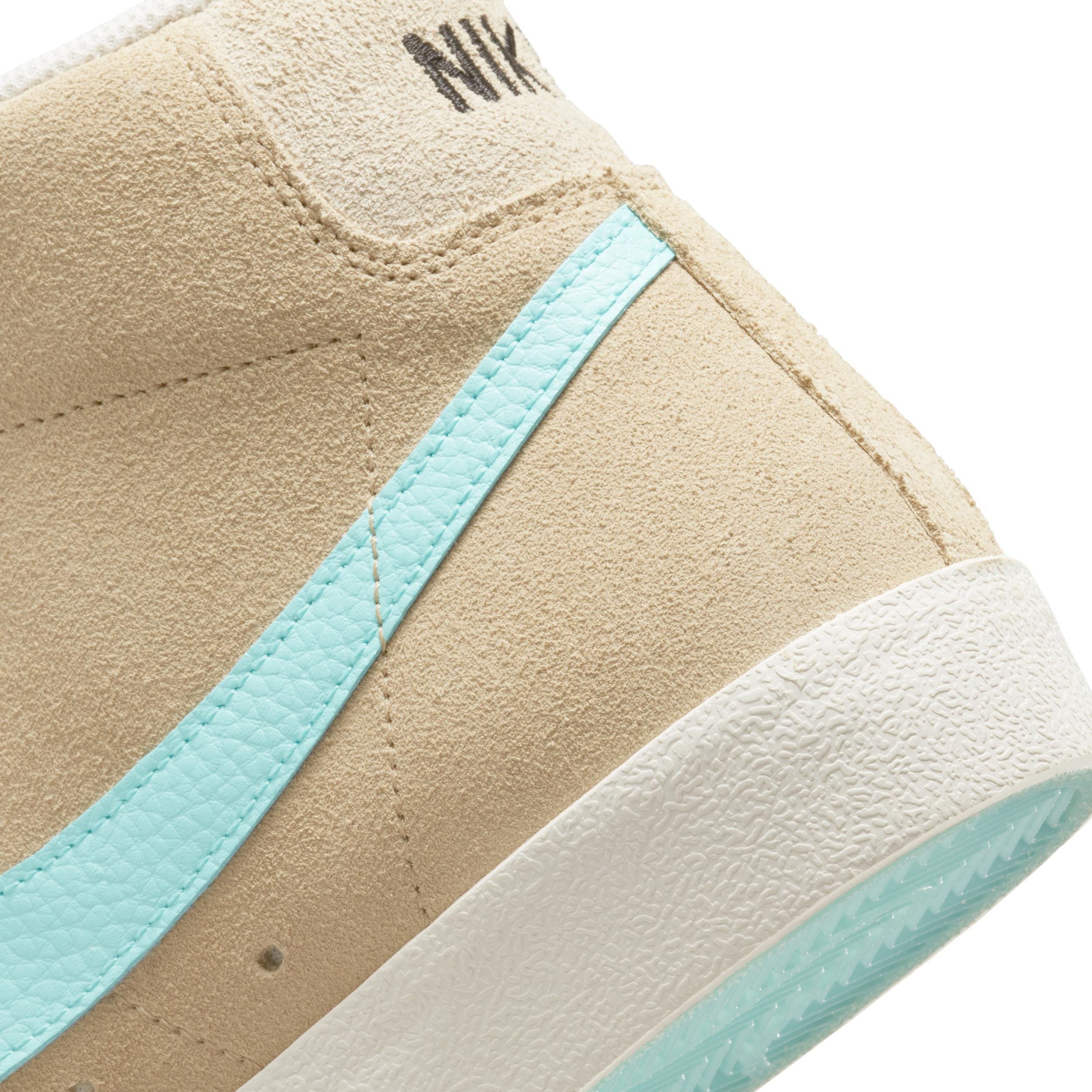 Nike Mens Blazer Mid 77 SE Shoes Product Image