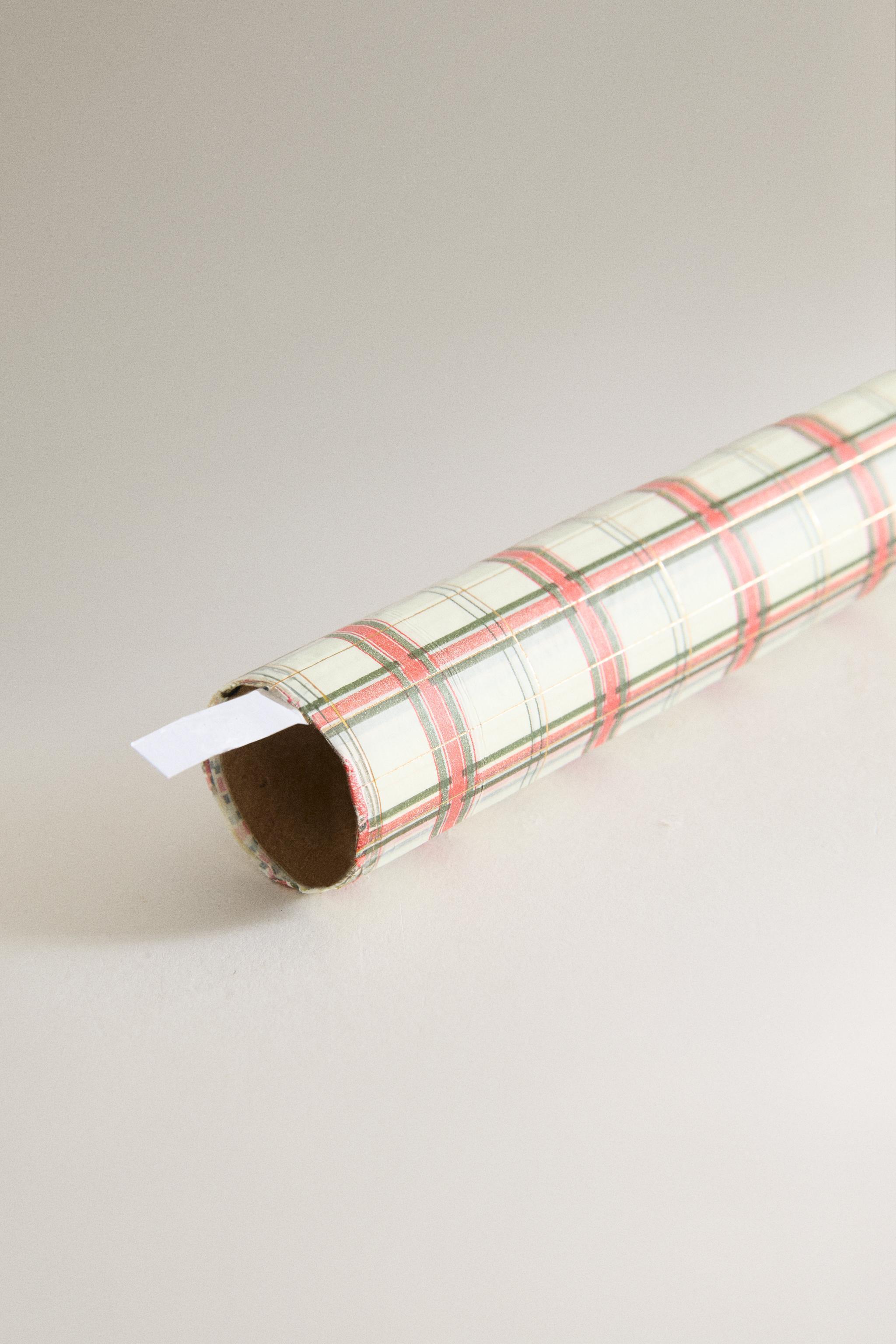 CHECK CHRISTMAS WRAPPING PAPER Product Image