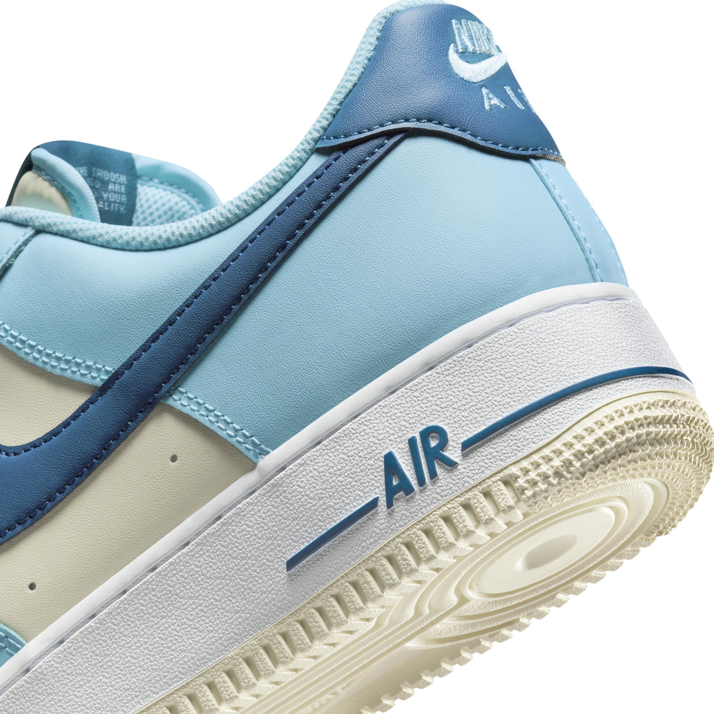 Nike Men's Air Force 1 '07 Shoes Product Image