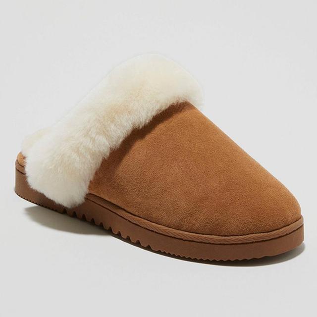 dluxe by dearfoams Womens Shearling Scuff Slippers - Chestnut 10 Product Image