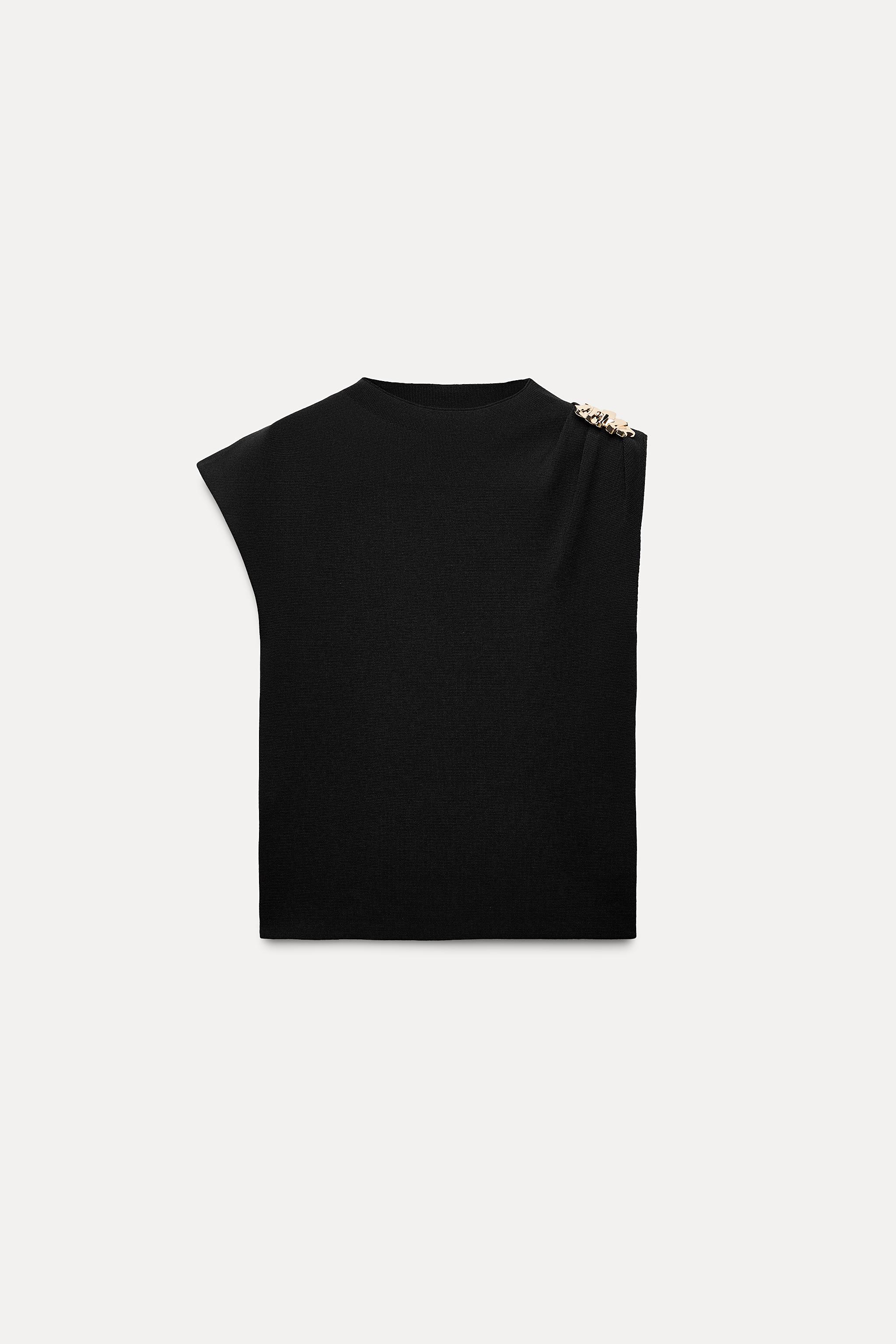 GOLD APPLIQUÉ PLAIN KNIT TOP Product Image