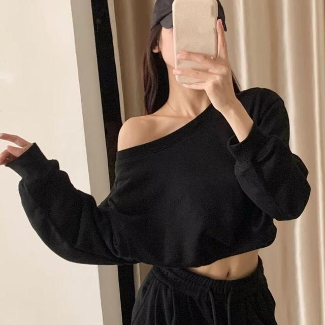 Off Shoulder Plain Crop Pullover Product Image