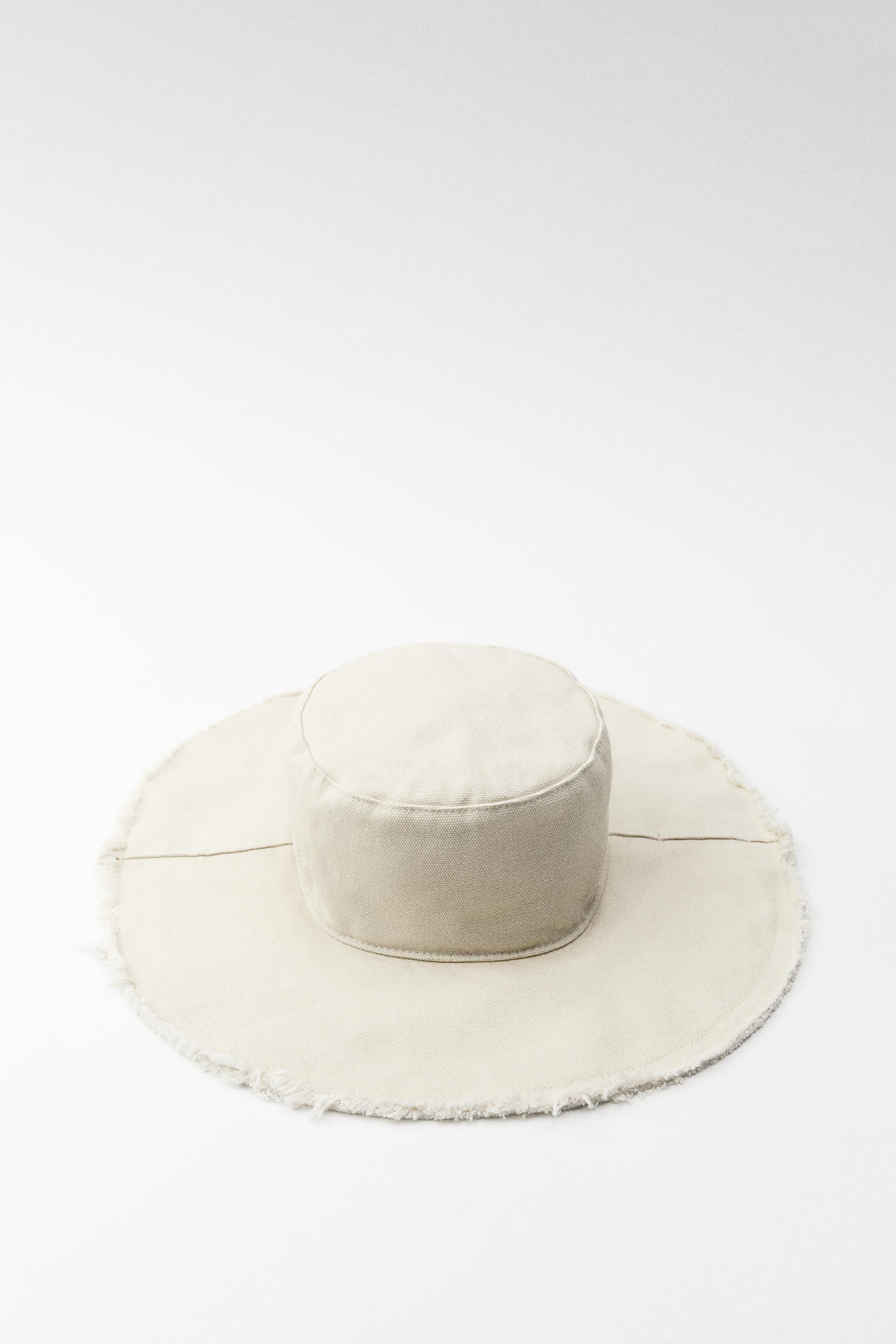 BUCKET HAT product image