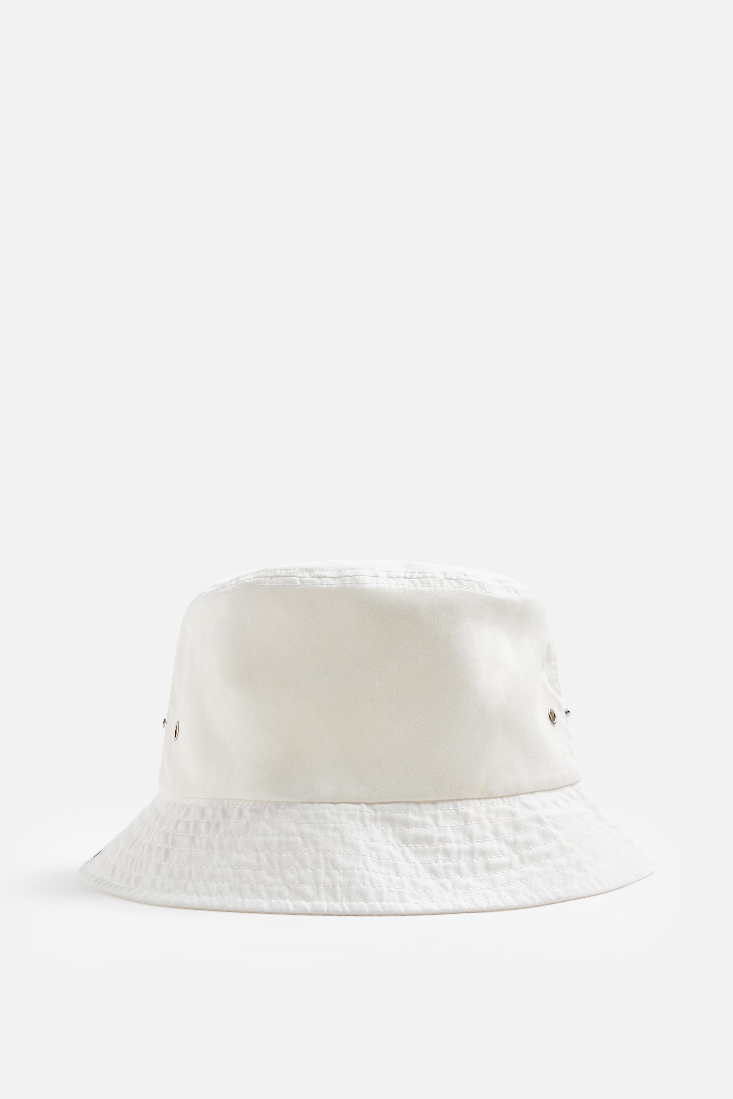 BUCKET HAT Product Image