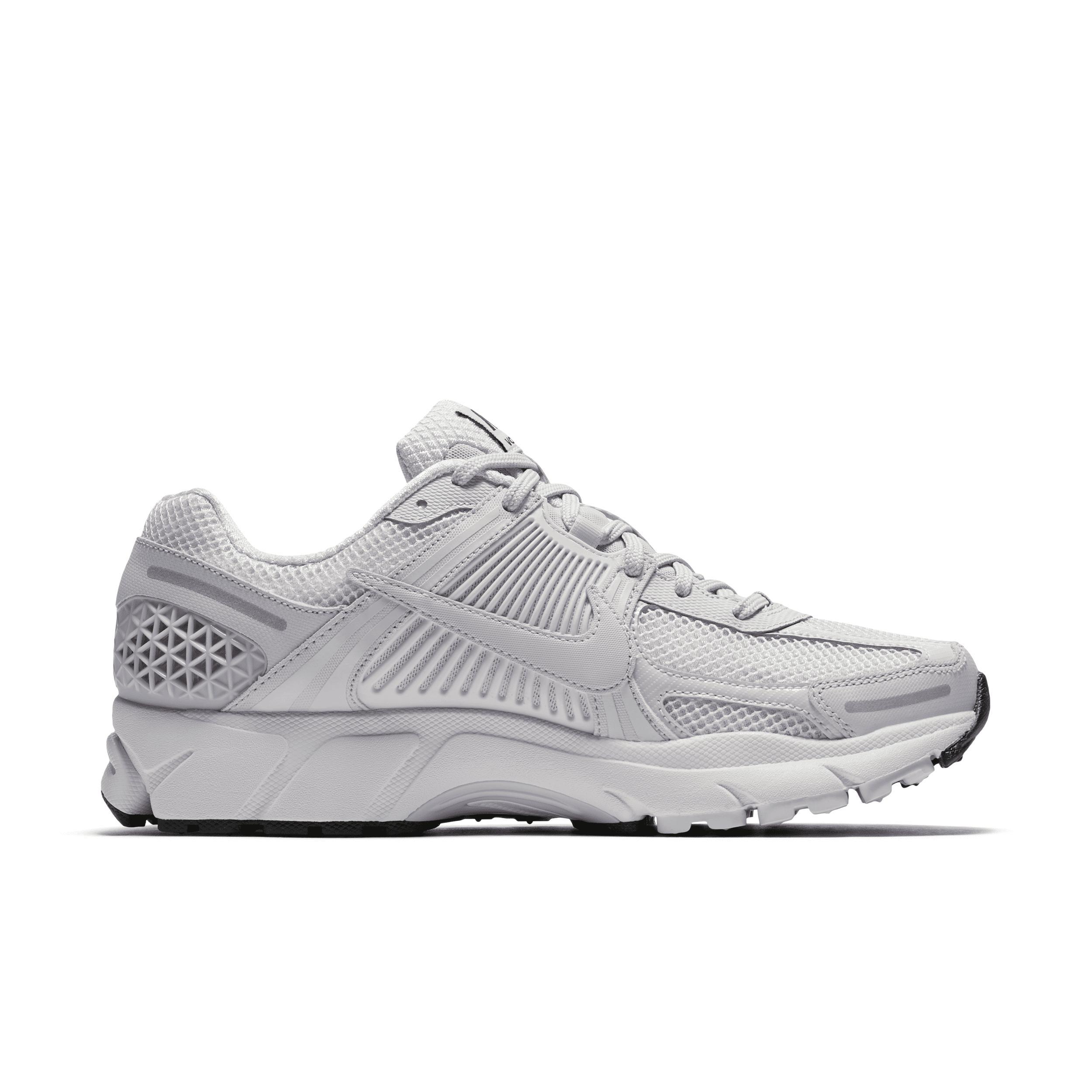 Nike Mens Vomero 5 Shoes Product Image