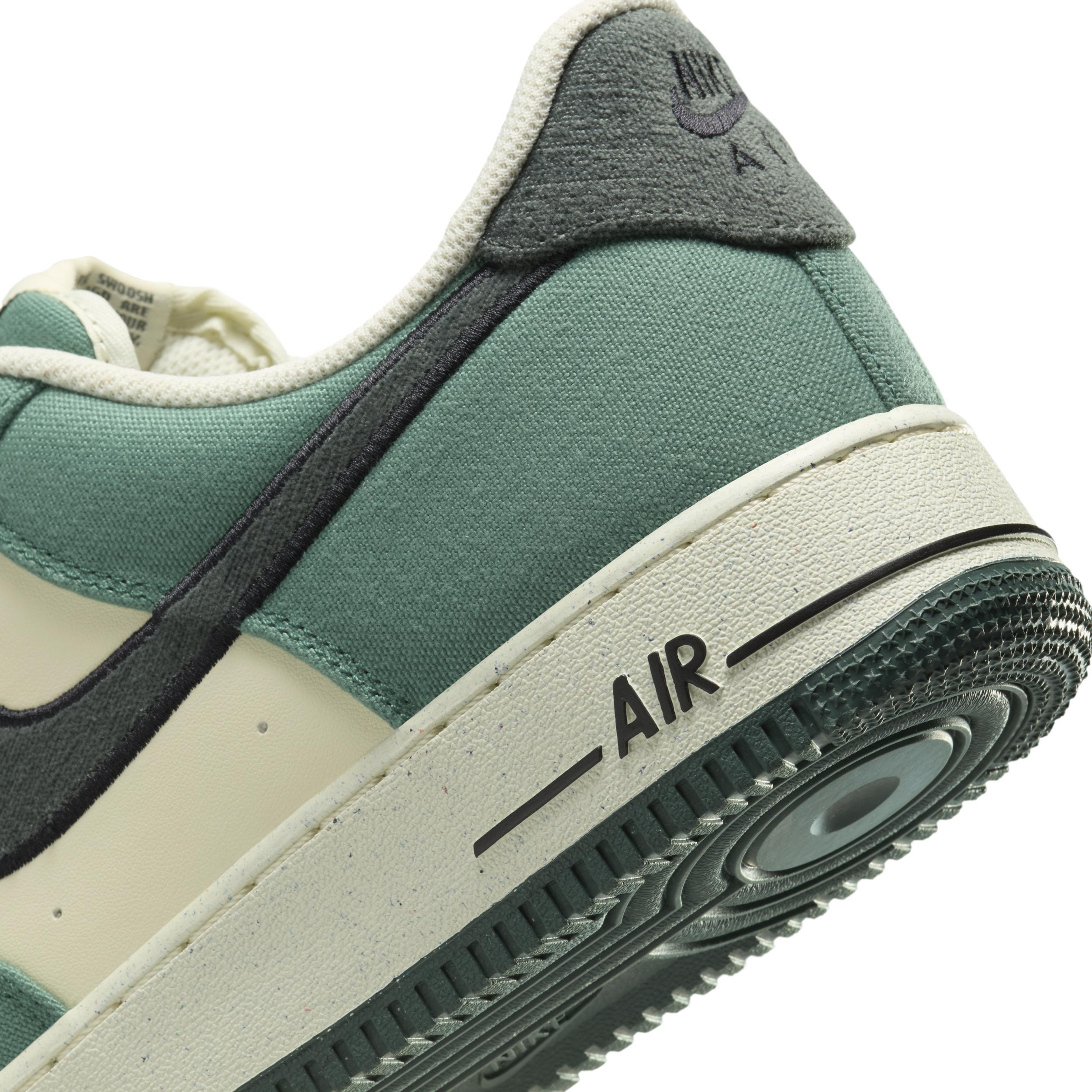 Nike Air Force 1 '07 LV8 Men's Shoes Product Image