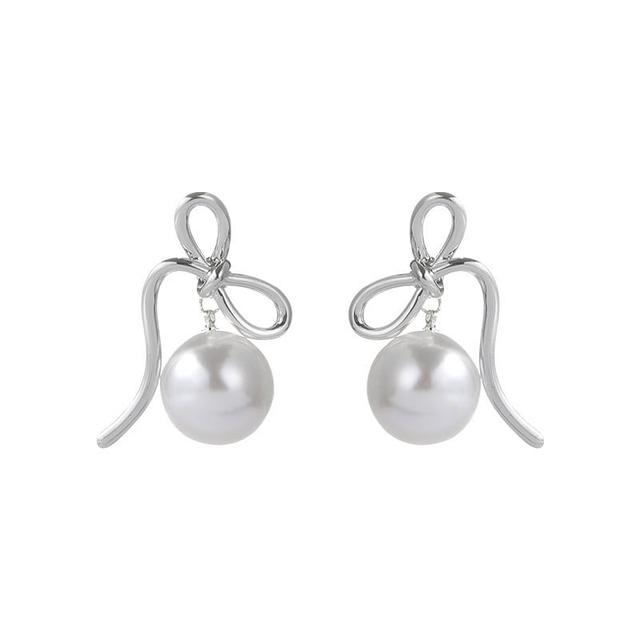 Faux Pearl Dangle Earring Product Image