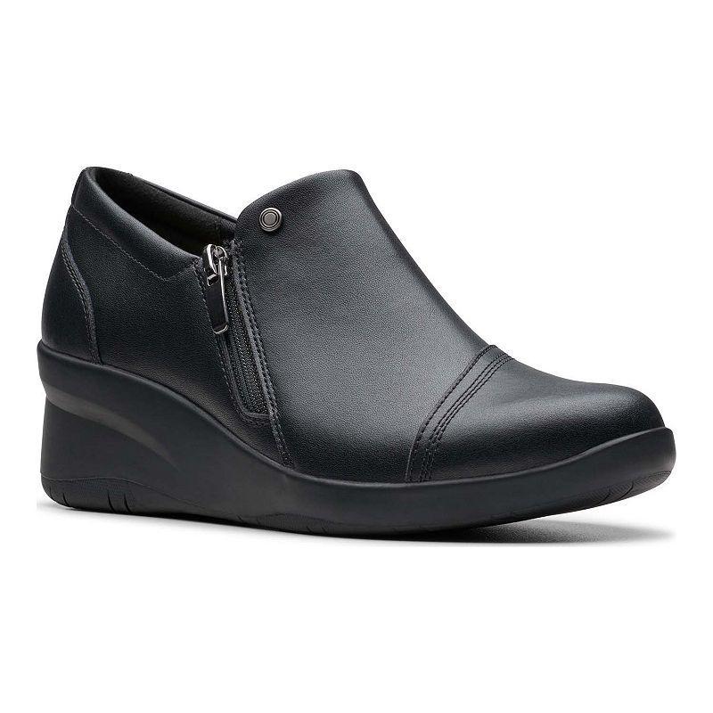 Clarks Suttyn Zip Leather) Women's Flat Shoes Product Image