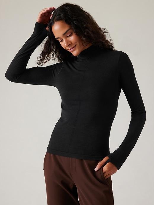 Ascent Seamless Turtleneck Product Image