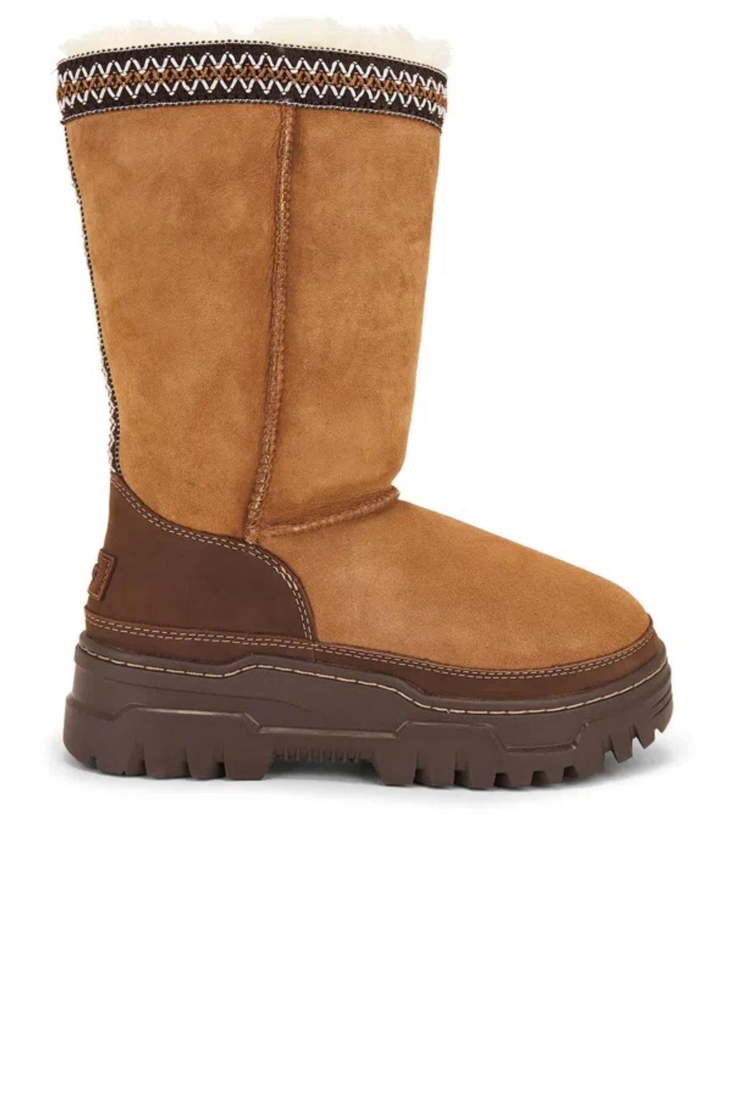 Classic Tall Trailgazer Boot In Beige product image