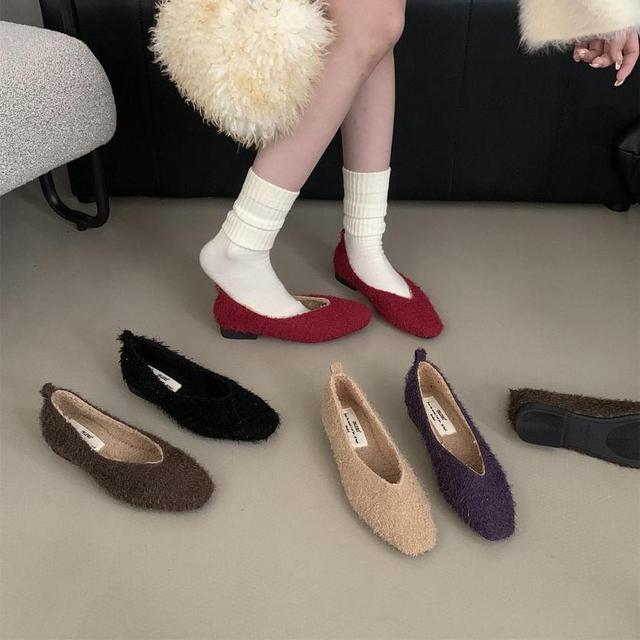 Low Heel Plain Fleece-Lined Pumps Product Image