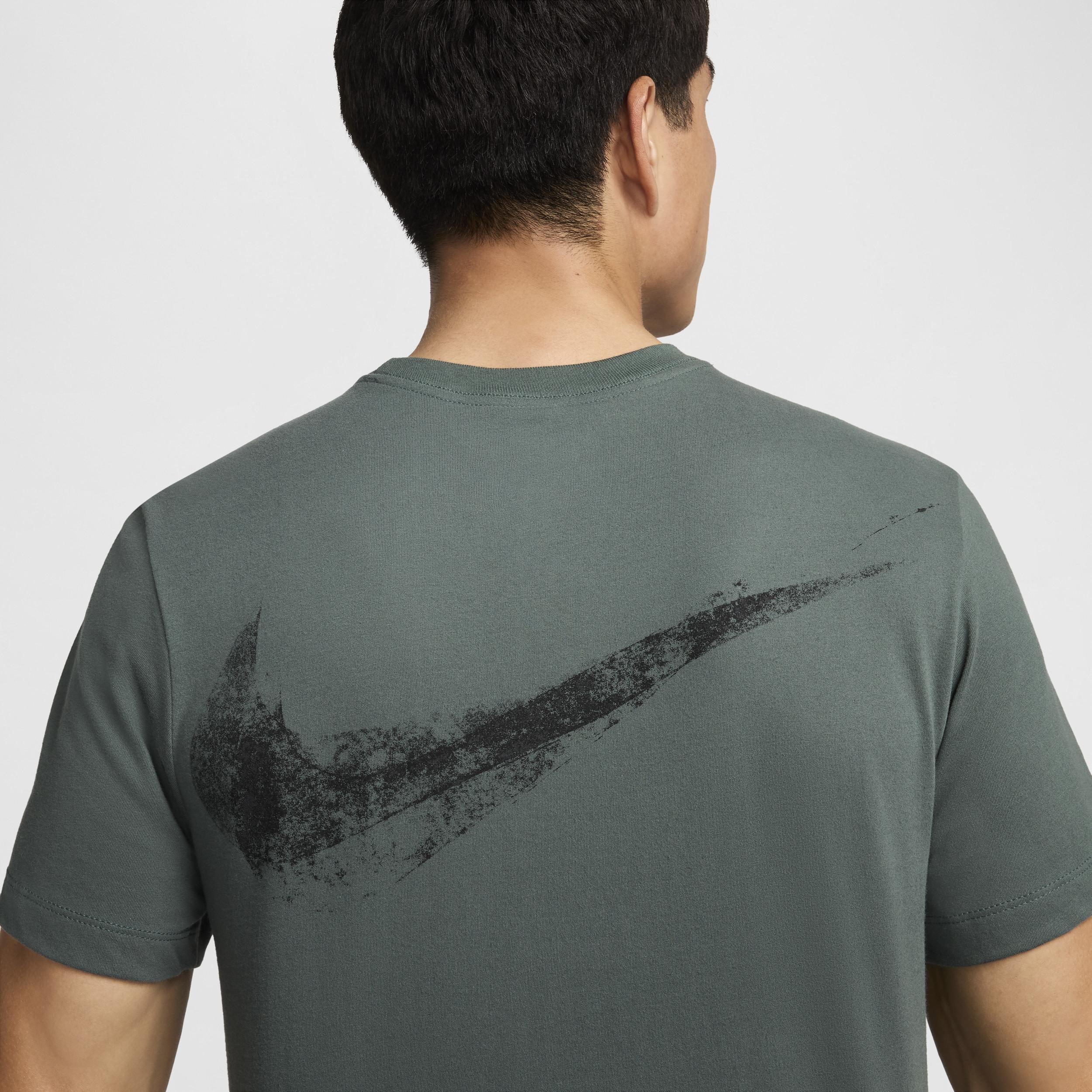 Nike Men's Dri-FIT Fitness T-Shirt Product Image