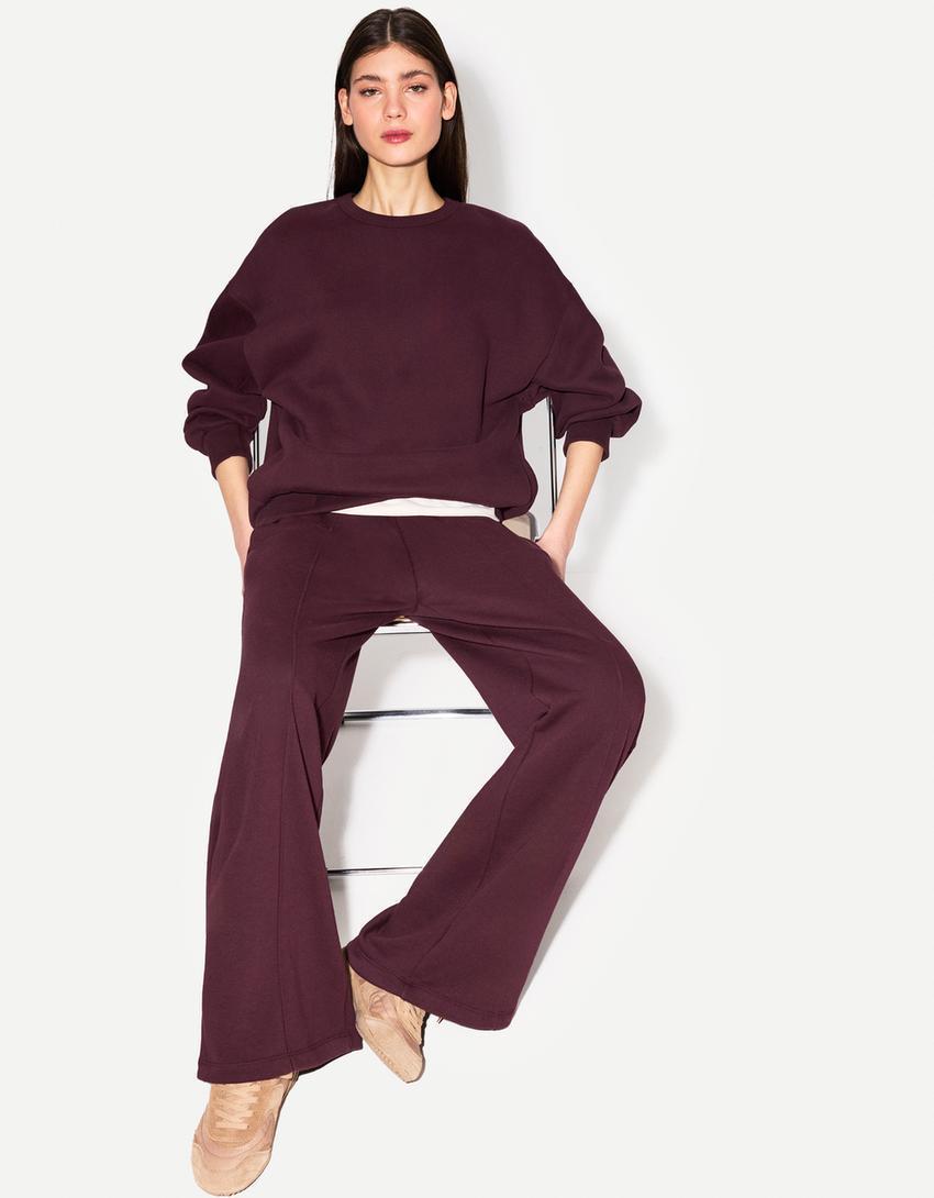 Oversize sweatshirt with side pockets Product Image