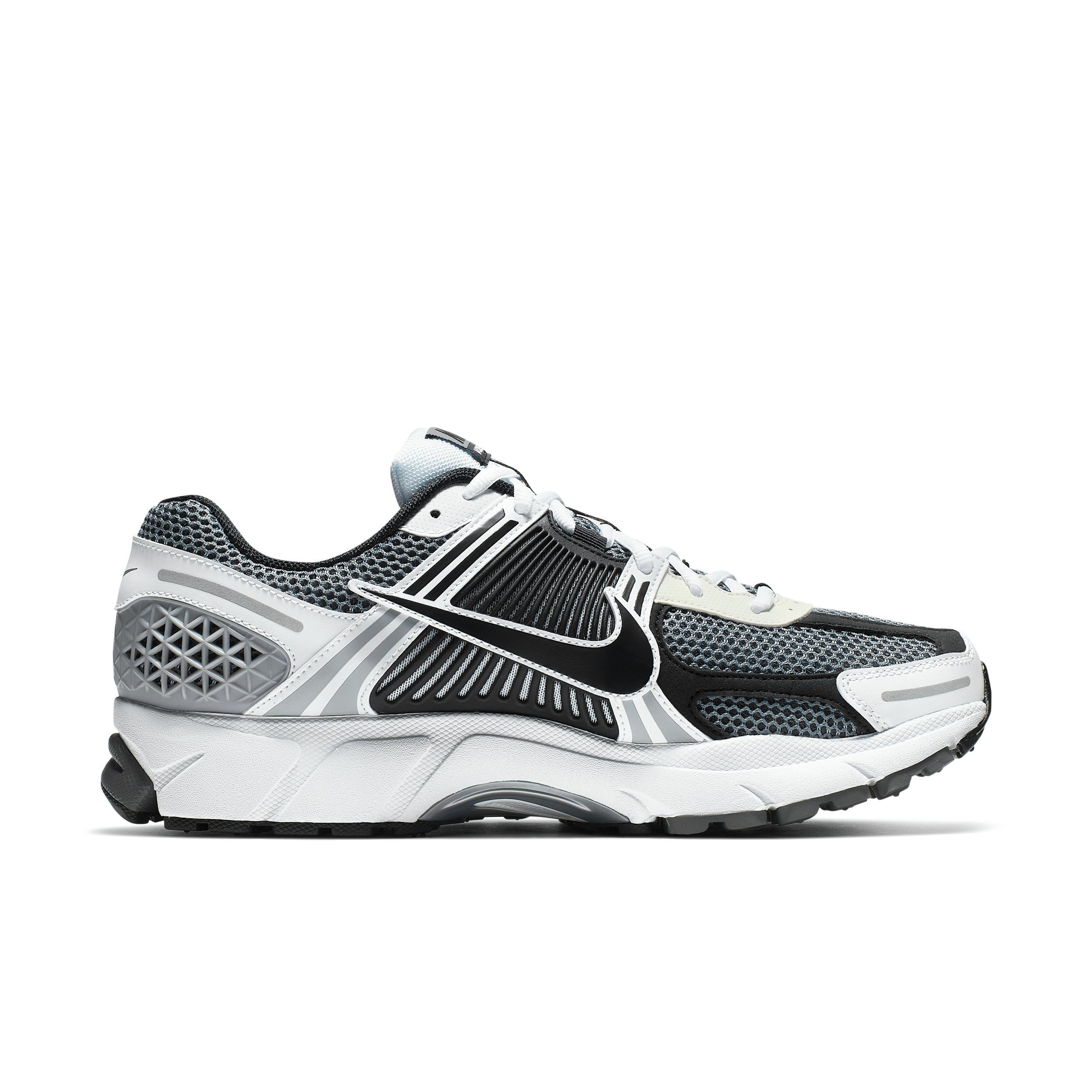 Nike Men's Zoom Vomero 5 SE SP Shoes Product Image