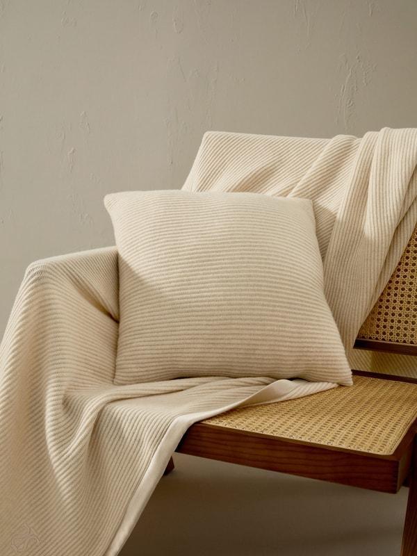 Cashmere Throw With Silk Edging Product Image