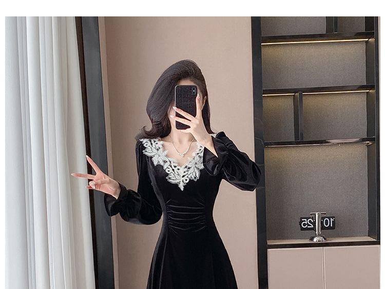 Long Sleeve V-Neck Plain Velvet Lace Trim Midi A-Line Dress Product Image