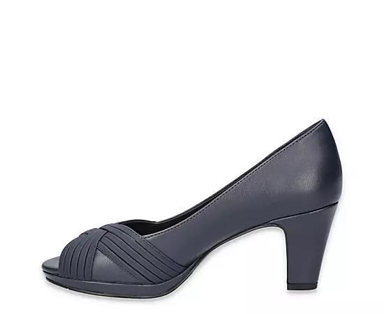 Easy Street Womens Lavish Pump Product Image