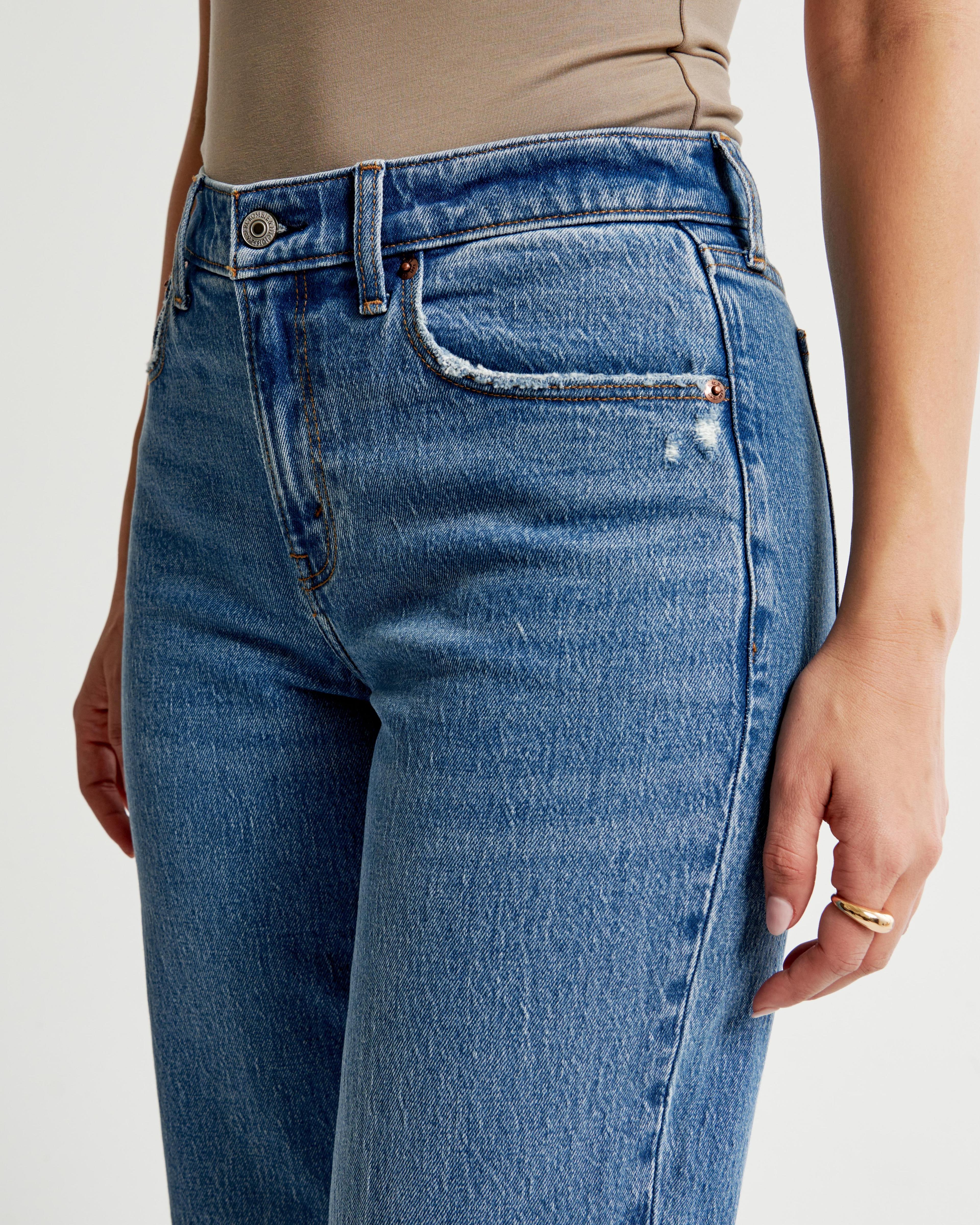 Curve Love Mid Rise 90s Straight Jean Product Image