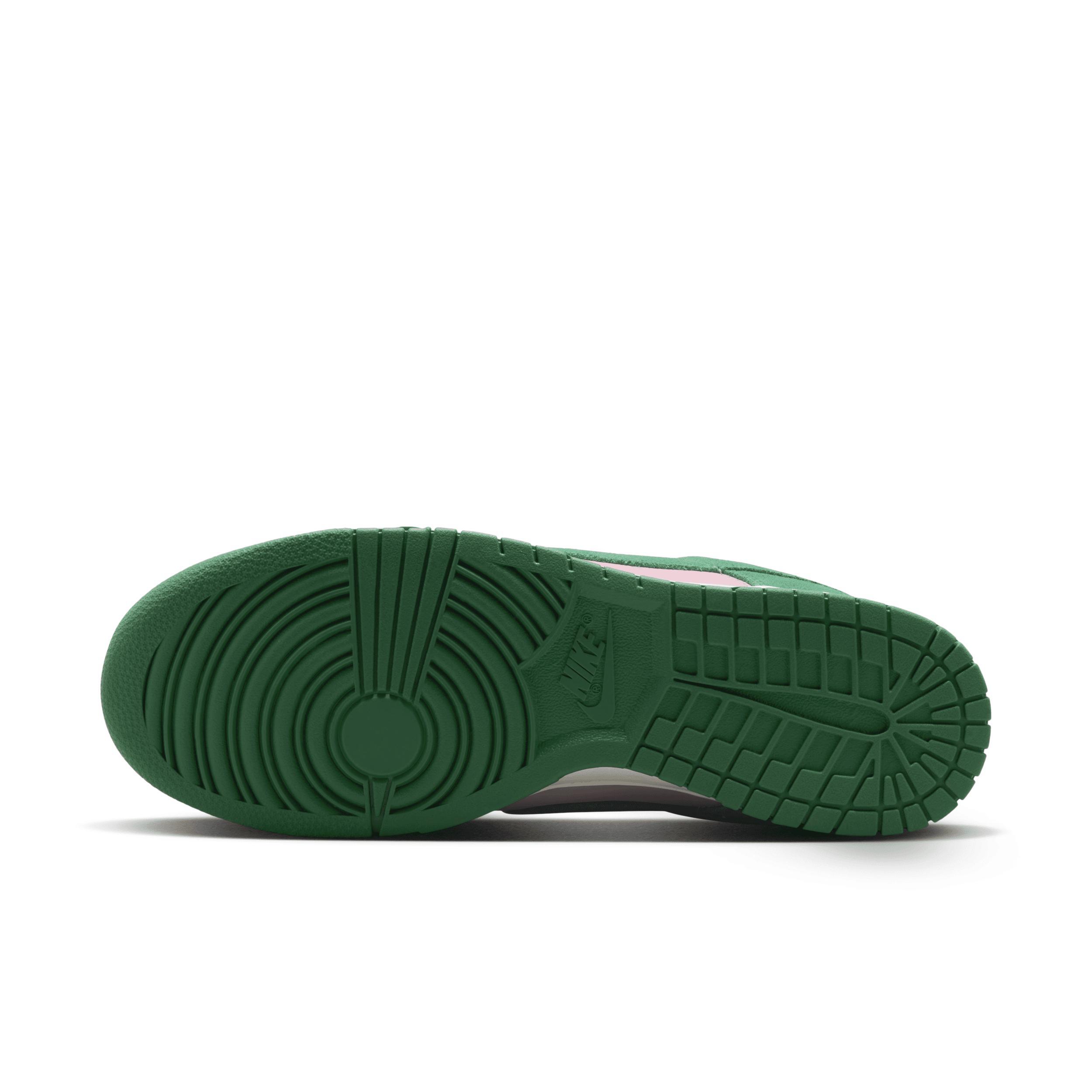 Nike Men's Dunk Low Retro SE Shoes Product Image