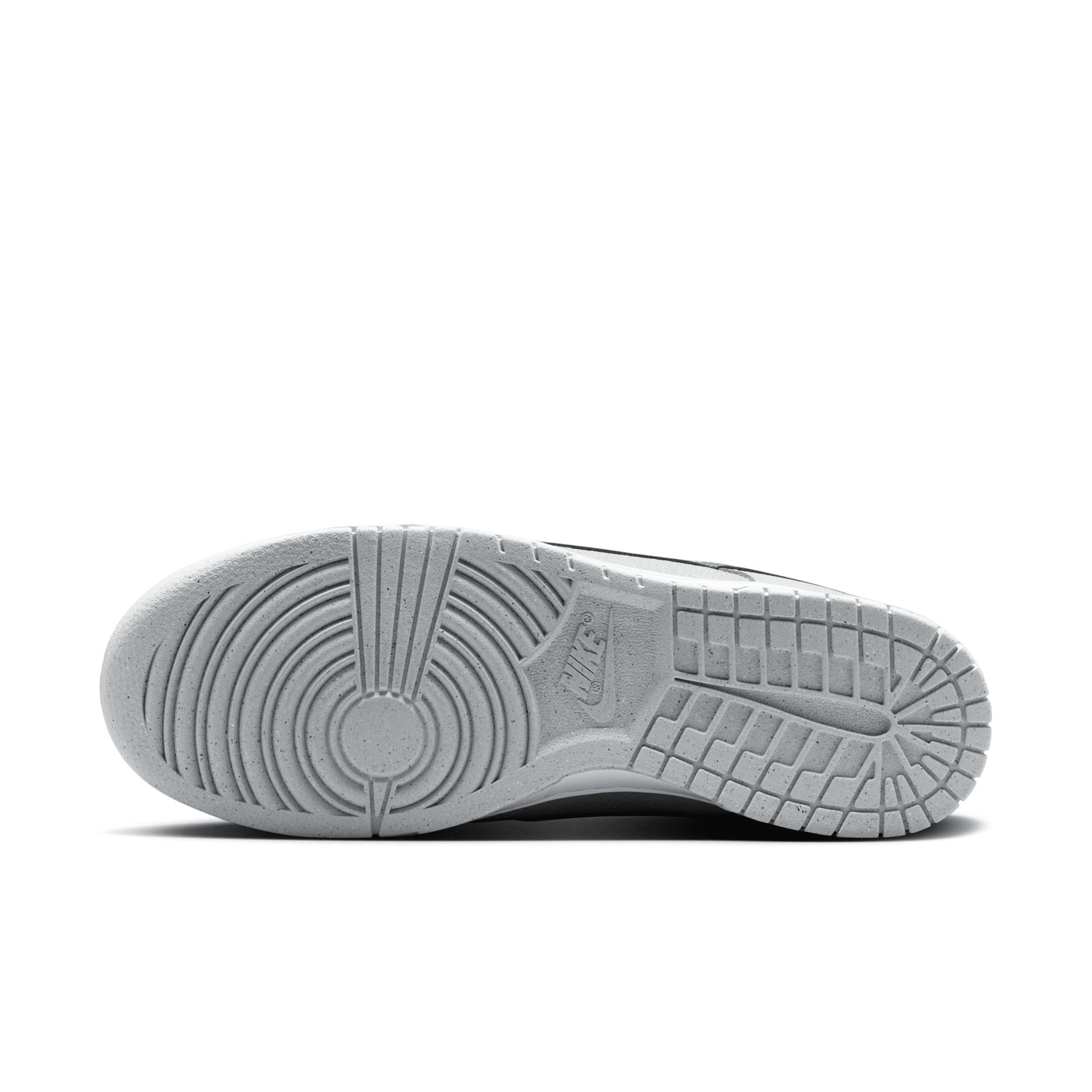 Nike Men's Dunk Low Retro SE Shoes Product Image