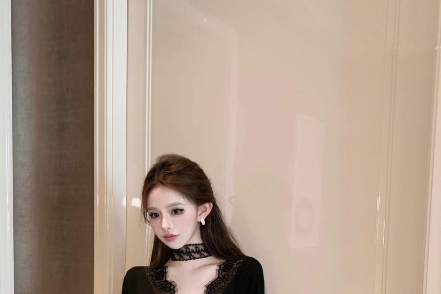 Long Sleeve V-Neck Plain Panel Lace Top Product Image