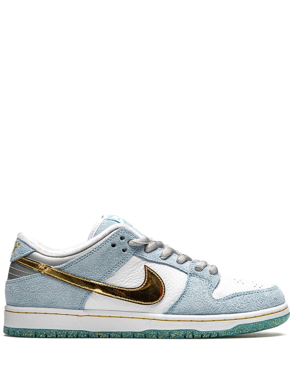 Sb Dunk Low Pro Sneakers In White Product Image