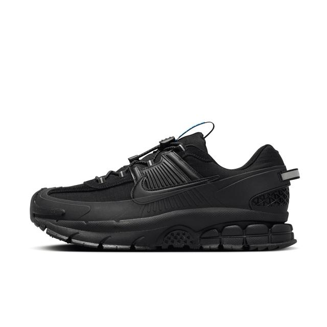 Nike Men's Zoom Vomero Roam Winterized Shoes Product Image