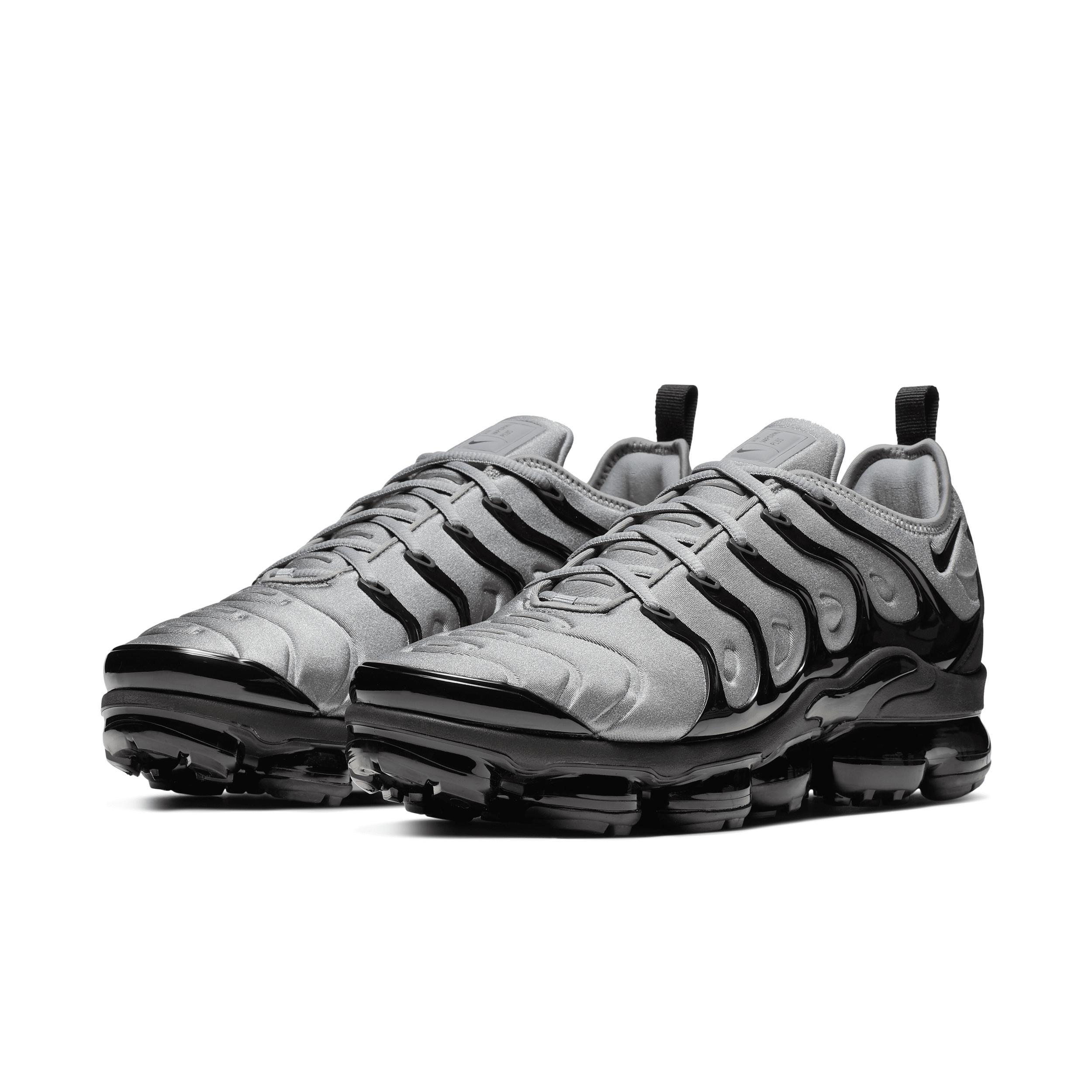 Nike Men's Air VaporMax Plus Shoes Product Image