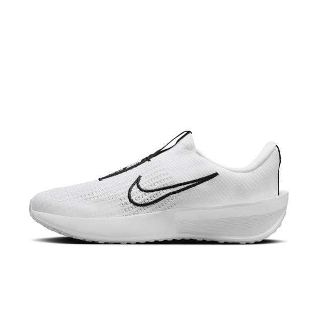 Nike Men's Interact Run EasyOn Road Running Shoes Product Image