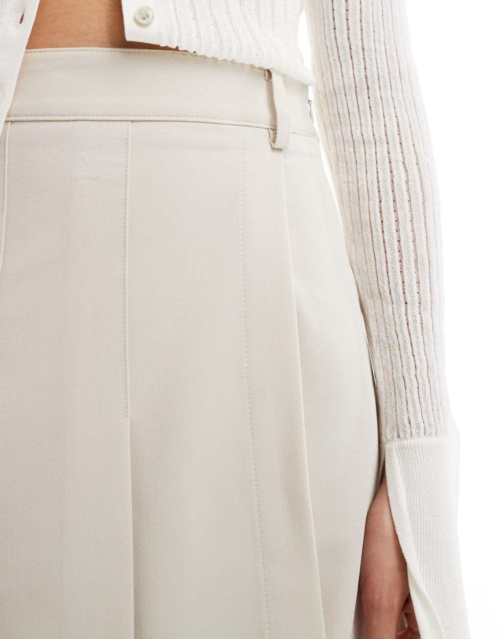 Urban Revivo pleated mini kilt skirt in camel Product Image