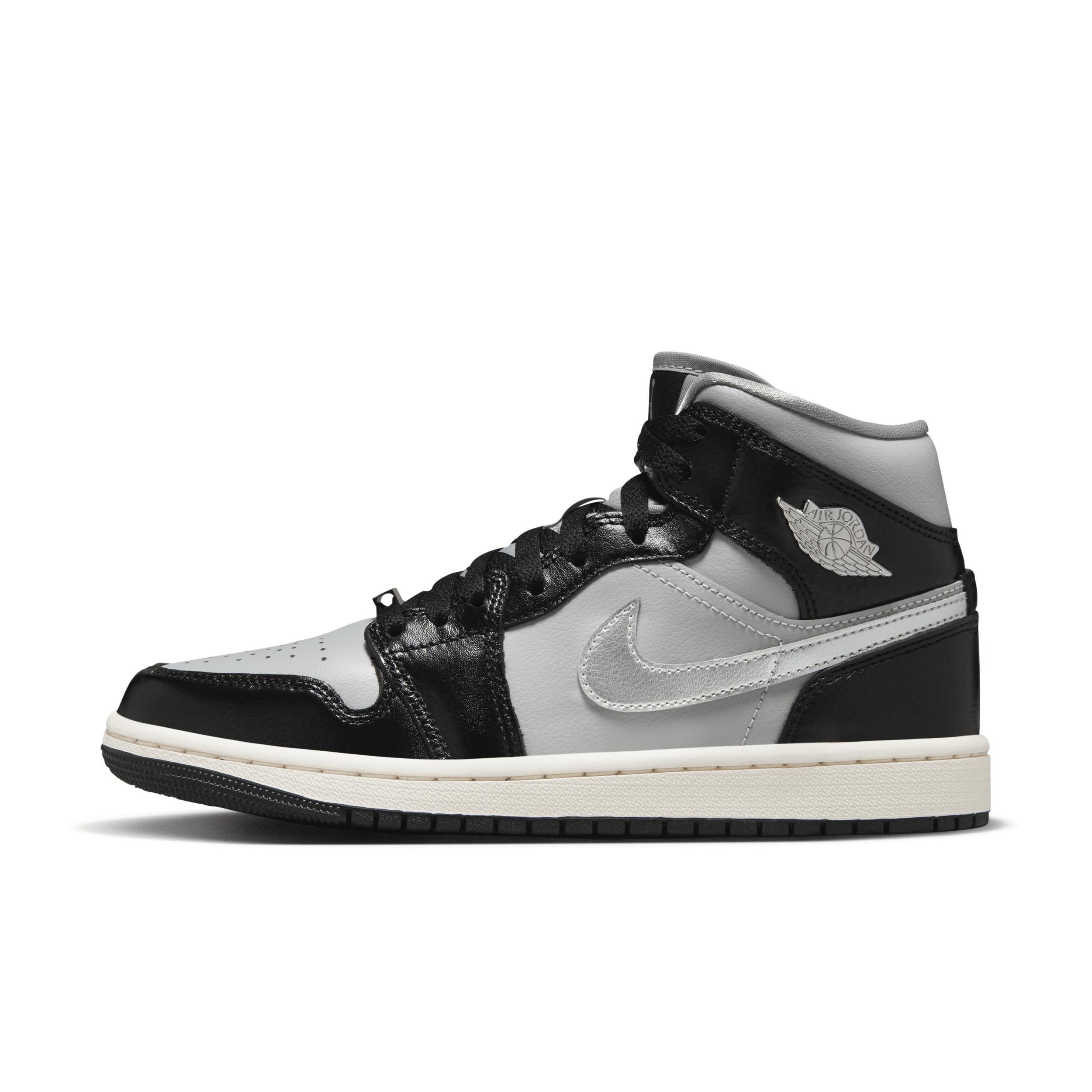 Women's Air Jordan 1 Mid SE Shoes Product Image