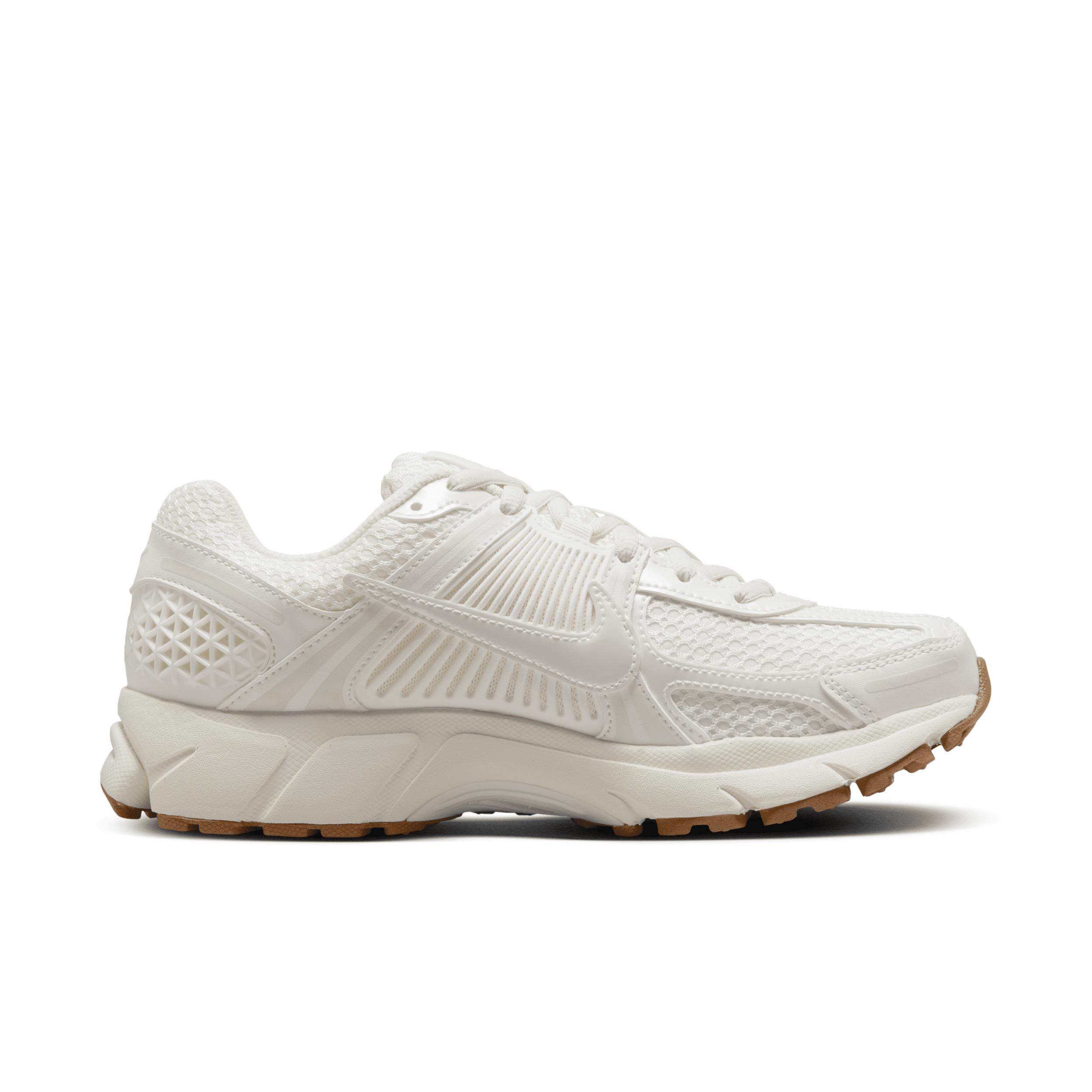 Nike Women's Zoom Vomero 5 Shoes Product Image