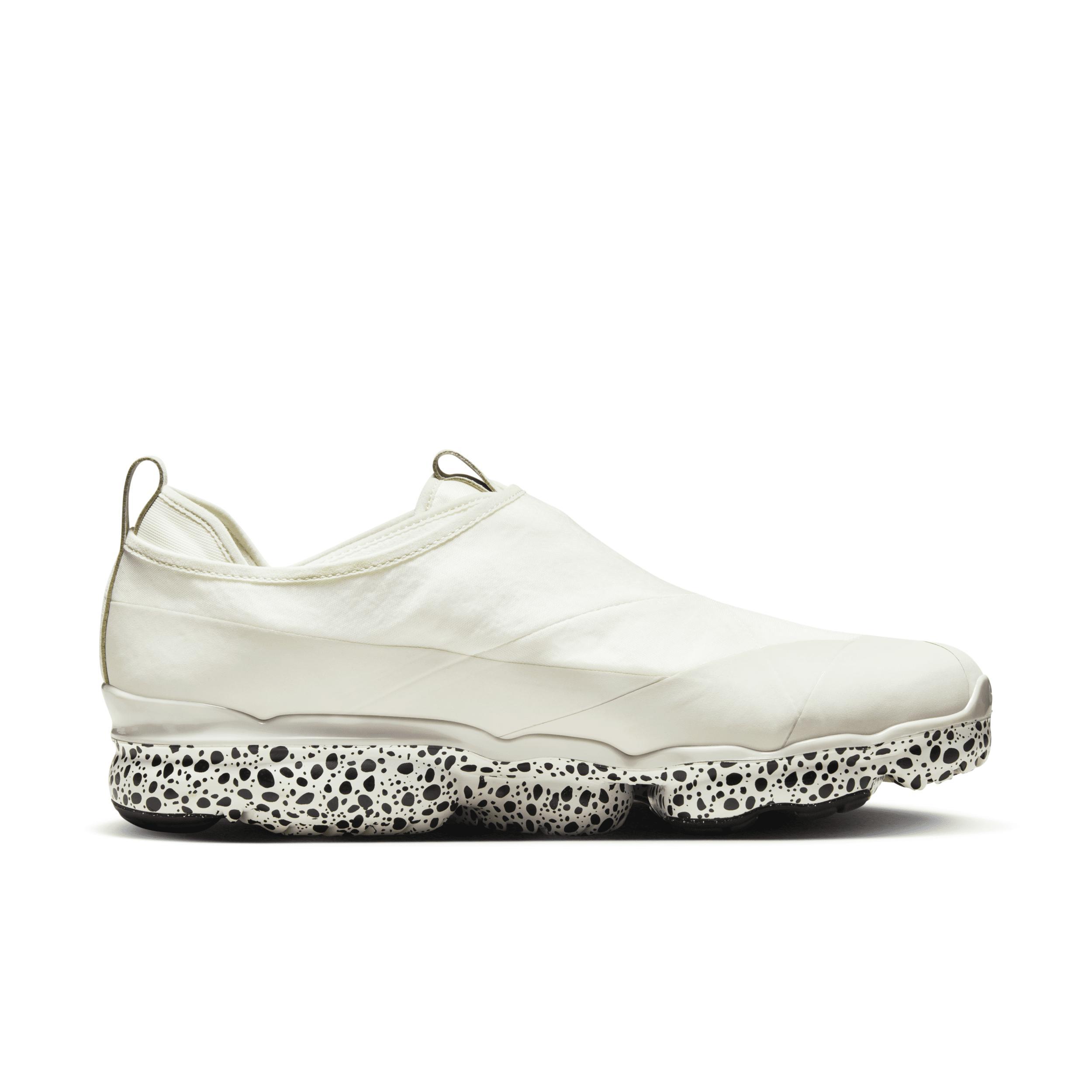 Nike Men's Air VaporMax Moc Roam Electric Shoes Product Image