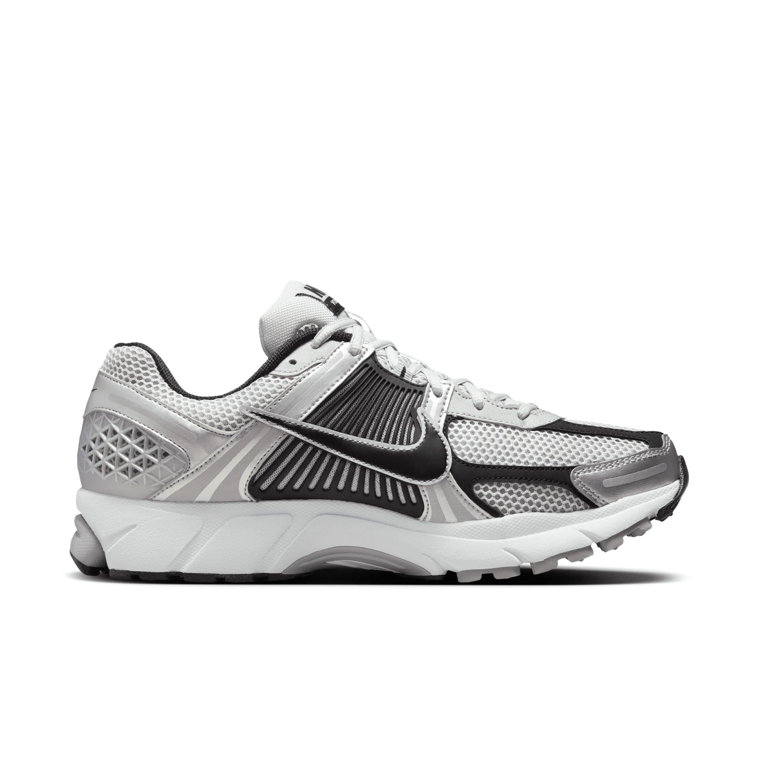 Nike Men's Zoom Vomero 5 Shoes Product Image