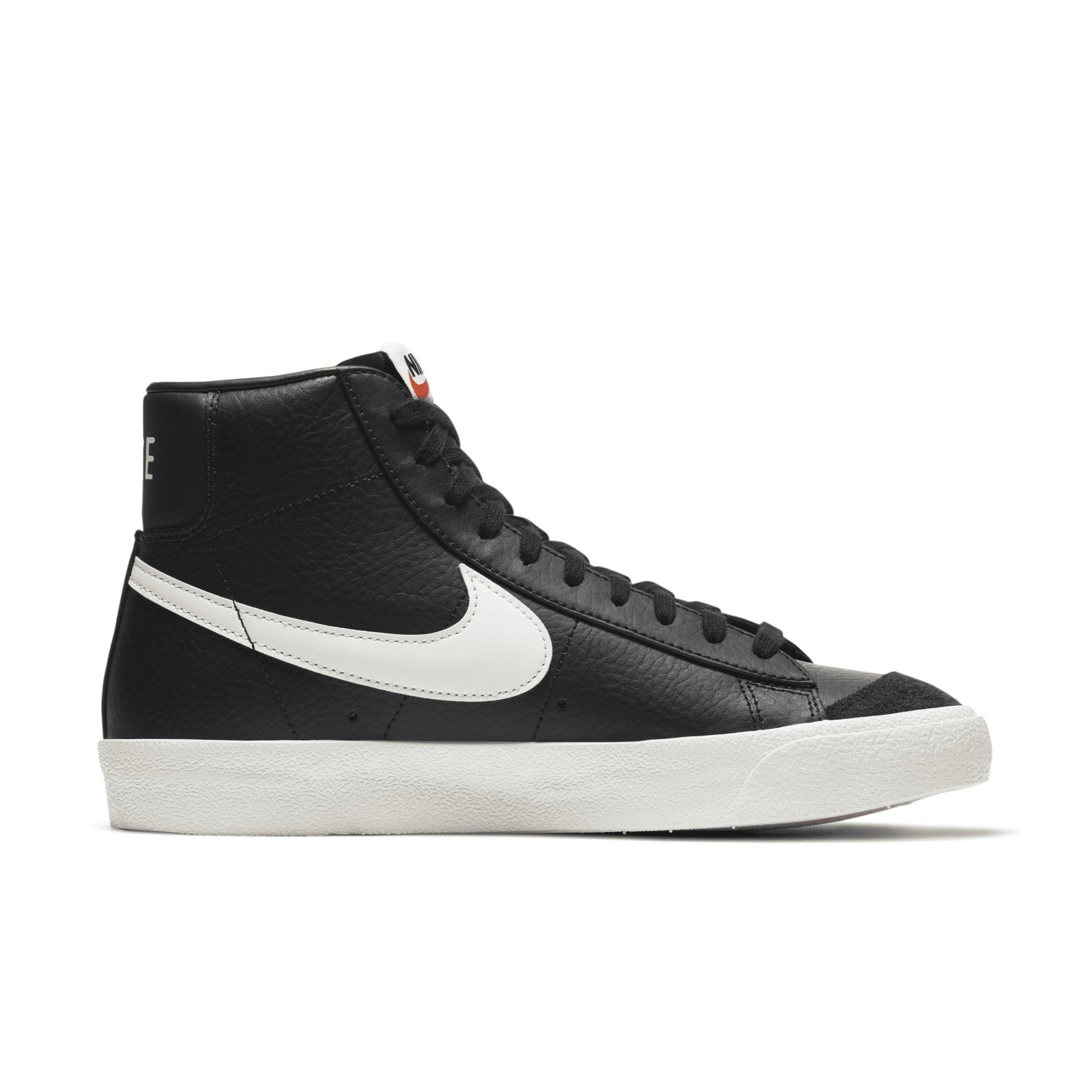 Nike Mens Nike Blazer Mid 77 - Mens Basketball Shoes Product Image