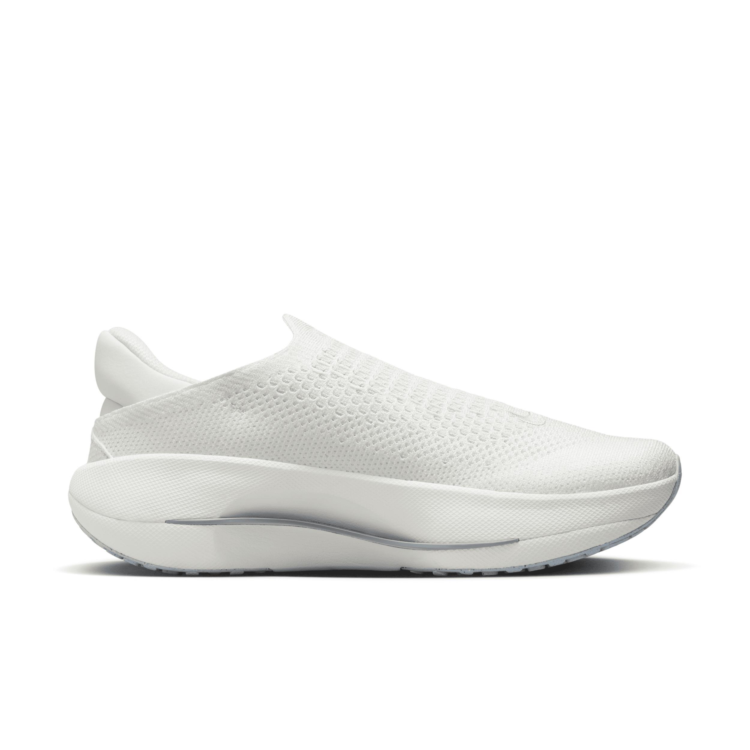 Nike Women's Reina EasyOn Shoes Product Image