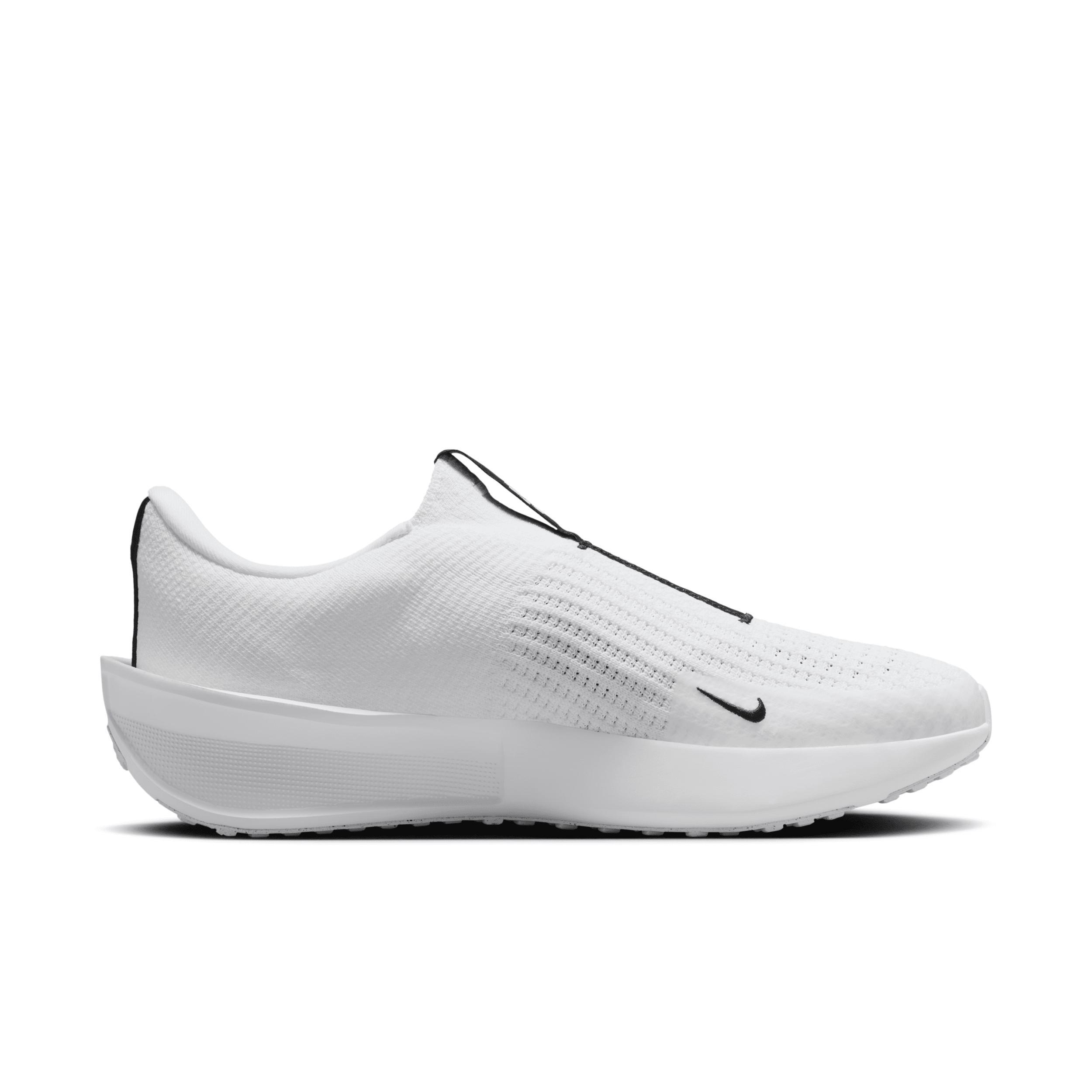 Nike Men's Interact Run EasyOn Road Running Shoes Product Image