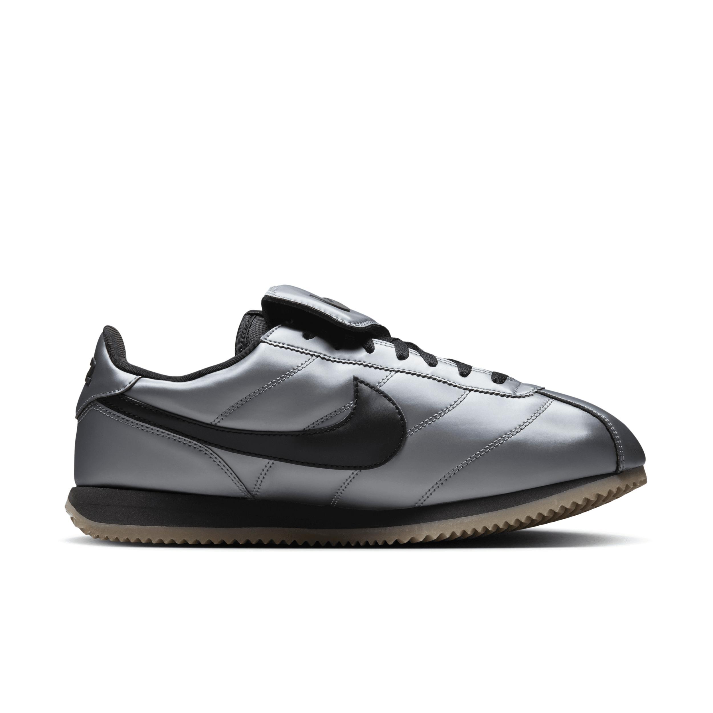 Nike Men's Cortez SE Shoes Product Image